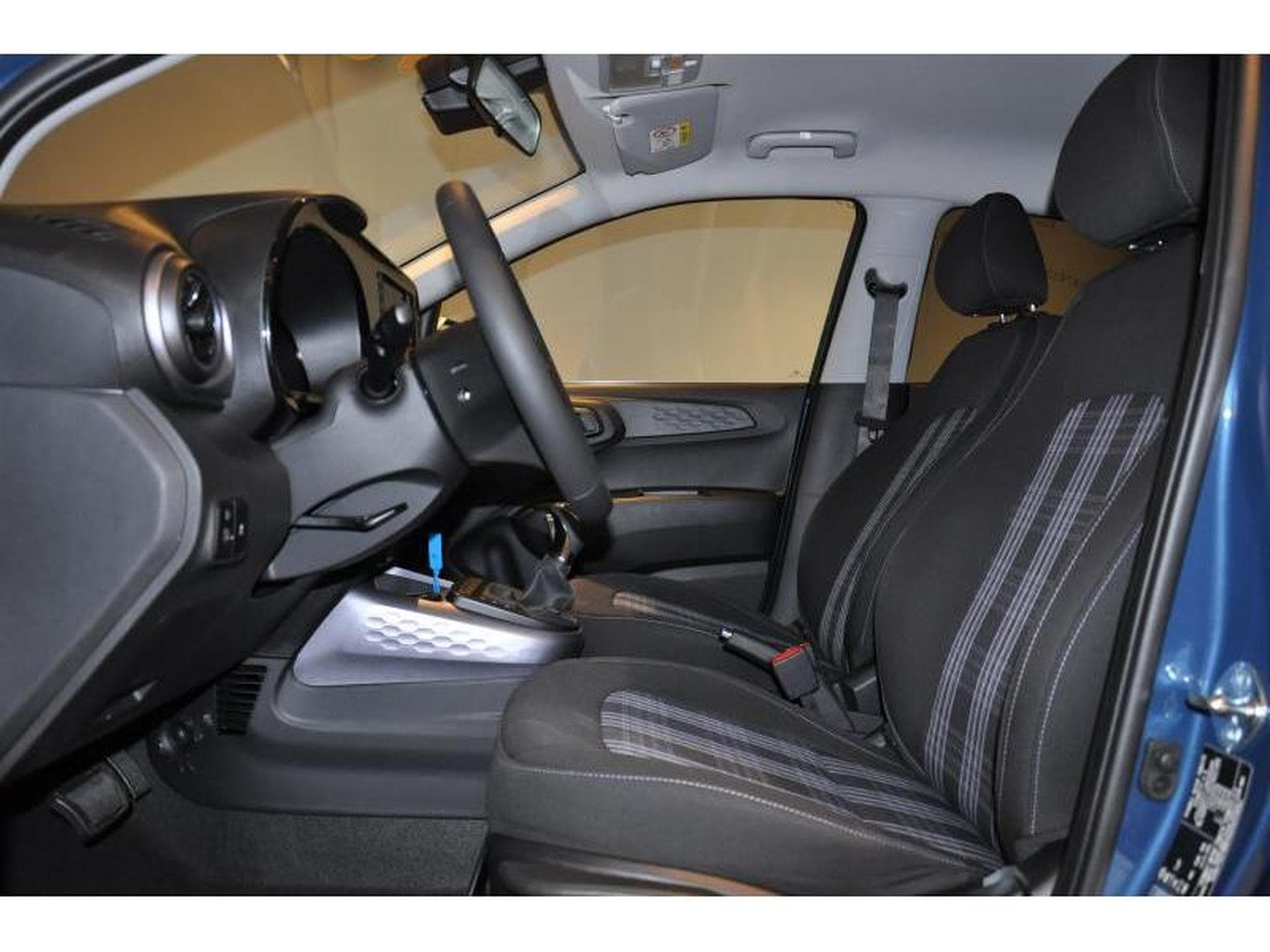 Hyundai i10 SKY 63 AUTO 5 (2026) - Foto 9