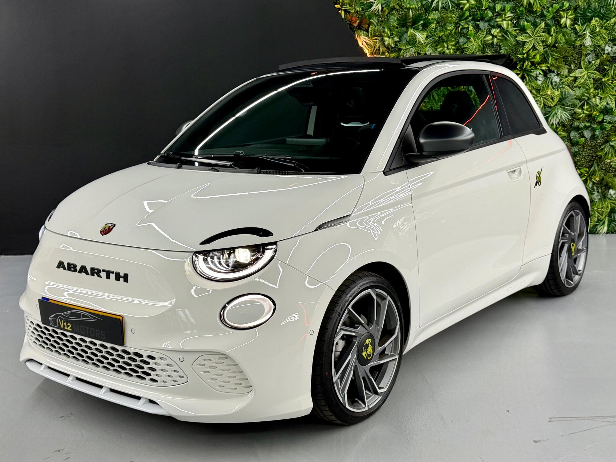 Fiat 500 E Abarth Cabrio Turismo JBL Keyless (2026) - Photo 1