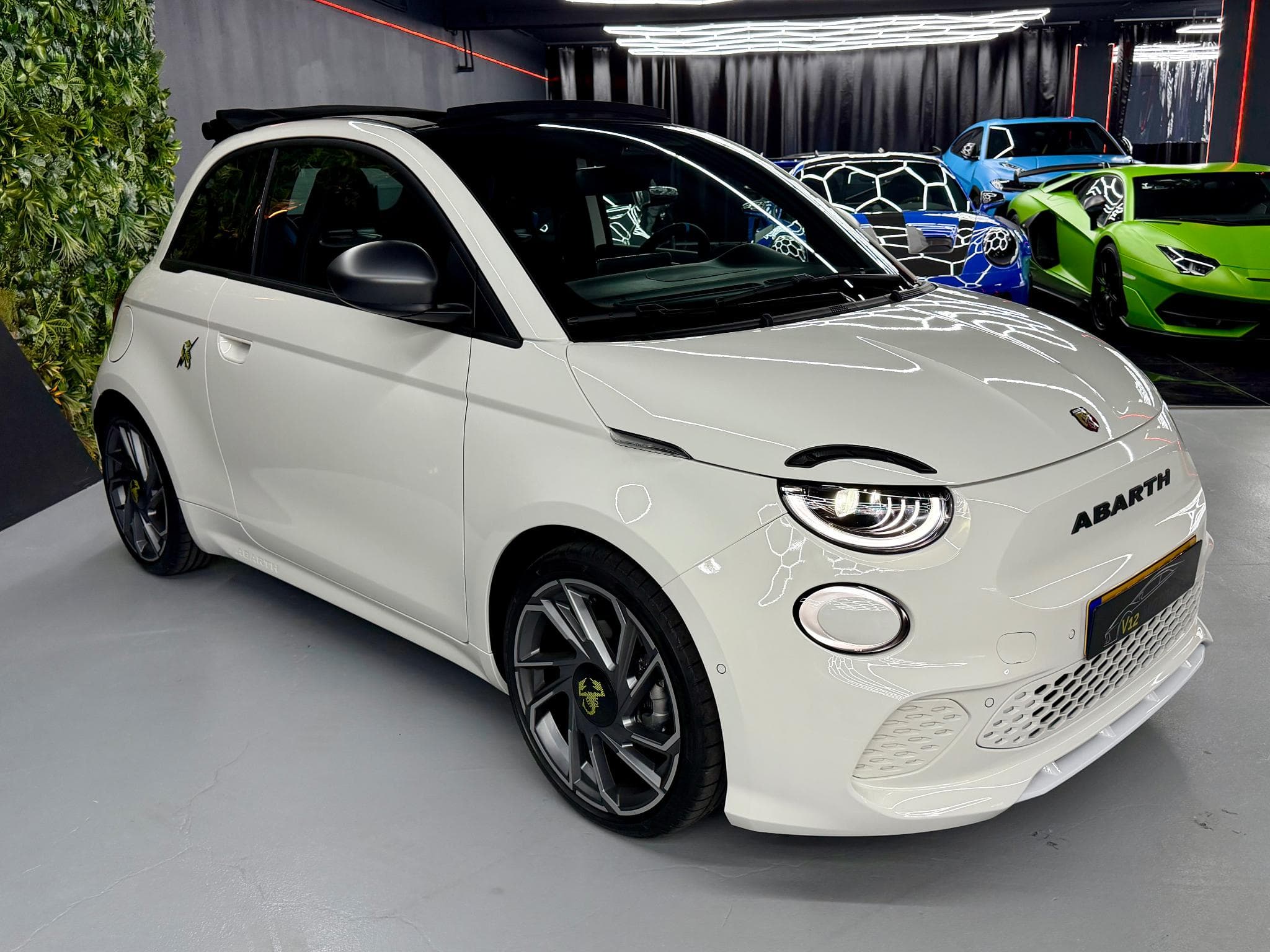 Fiat 500 E Abarth Cabrio Turismo JBL Keyless (2026) - Photo 2