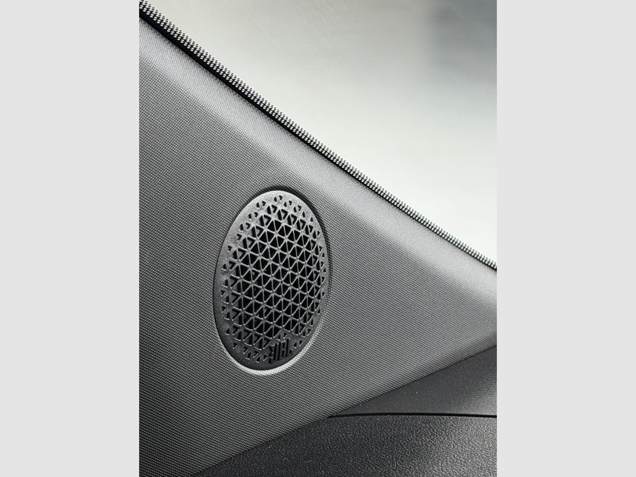 Fiat 500 E Abarth Cabrio Turismo JBL Keyless (2026) - Photo 13