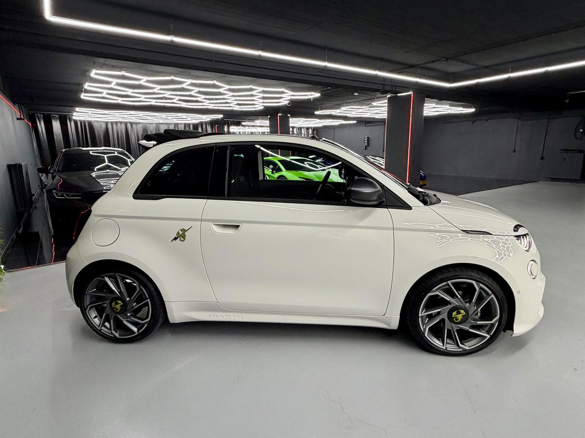 Fiat 500 E Abarth Cabrio Turismo JBL Keyless (2026) - Photo 3