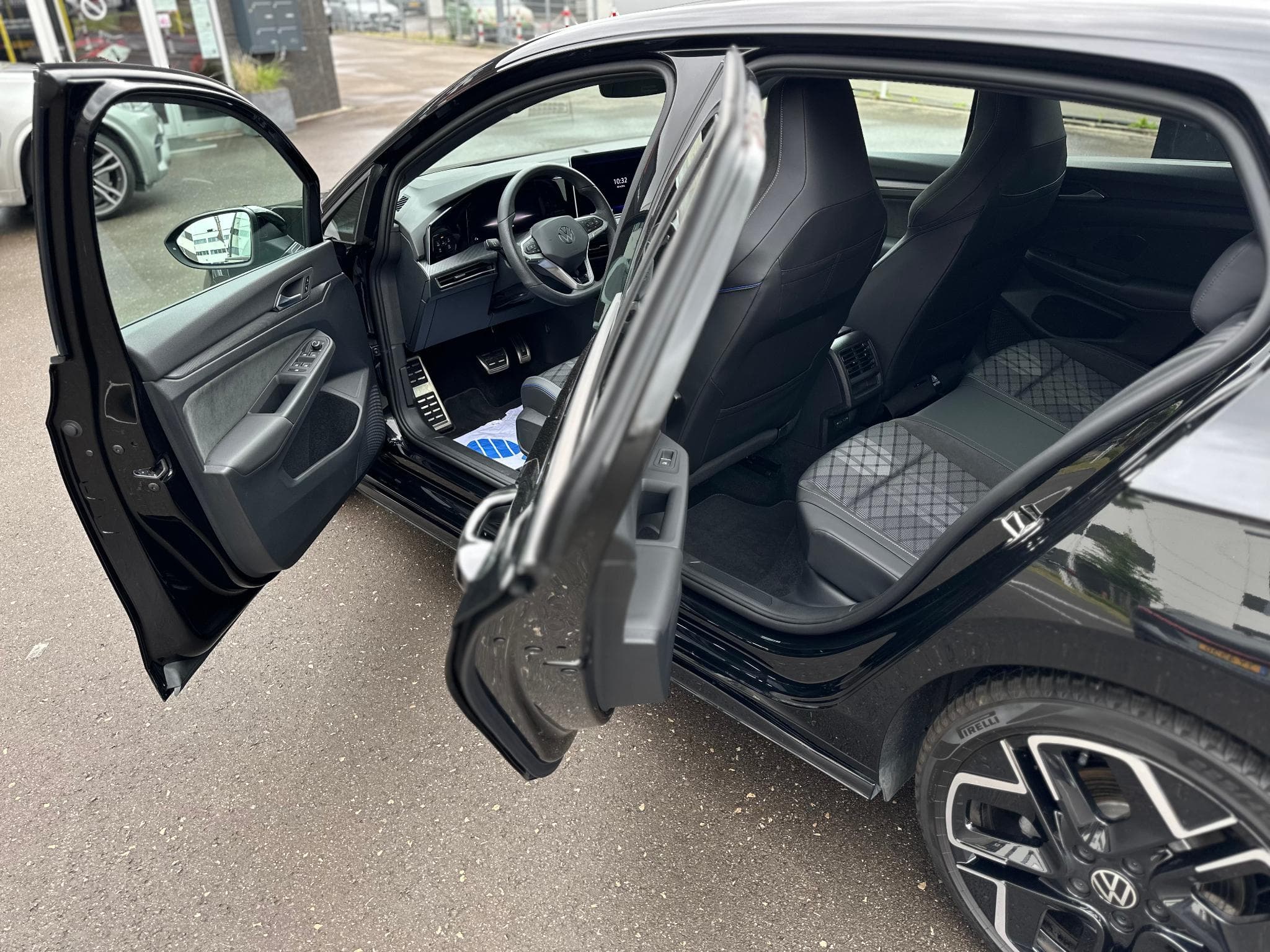 VW Golf 1.5 eTSI 150ch R-Line (2026) - Foto 17