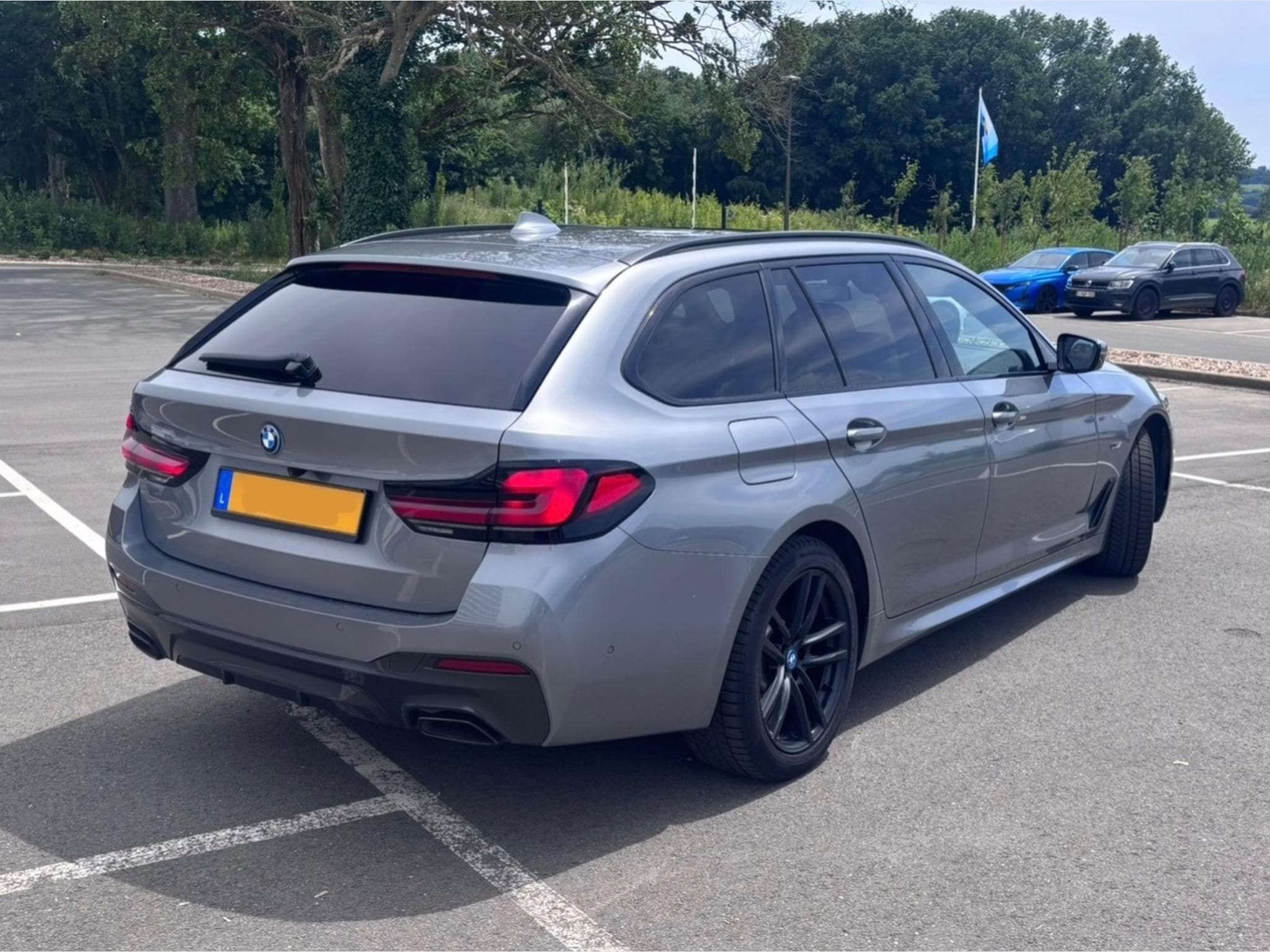 BMW 530 530e Touring Pack-M (2023) - Photo 2