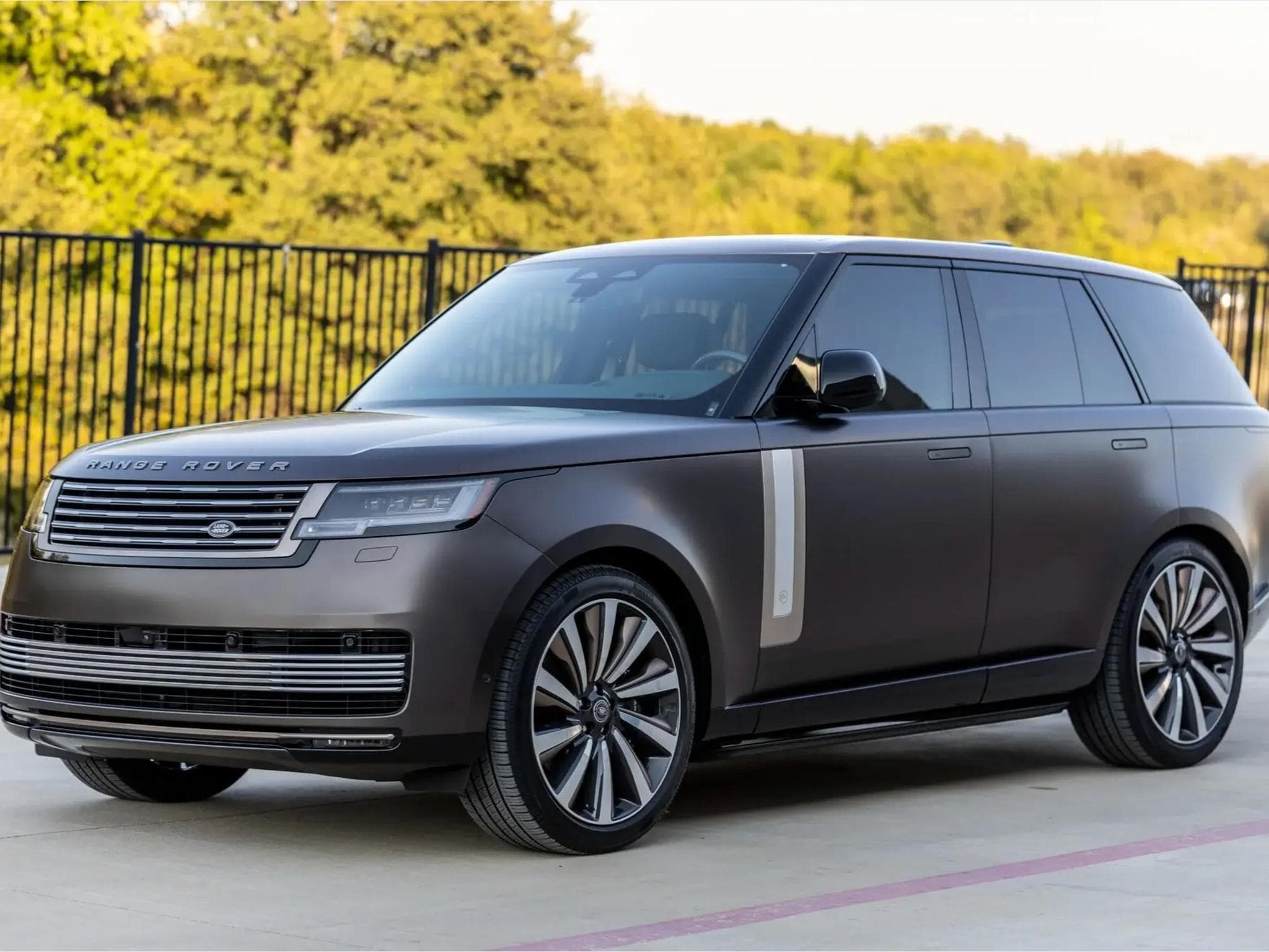 Land-Rover Range Rover SV Serenity (2025) - Photo 1