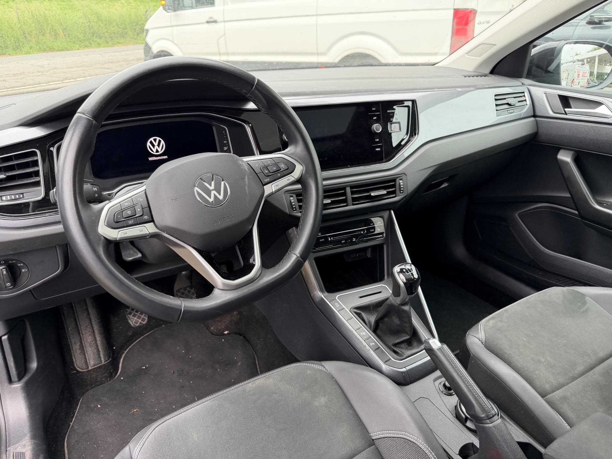 VW Taigo Style 1.5 TSI 110 kW BM6 (2022) - Photo 4