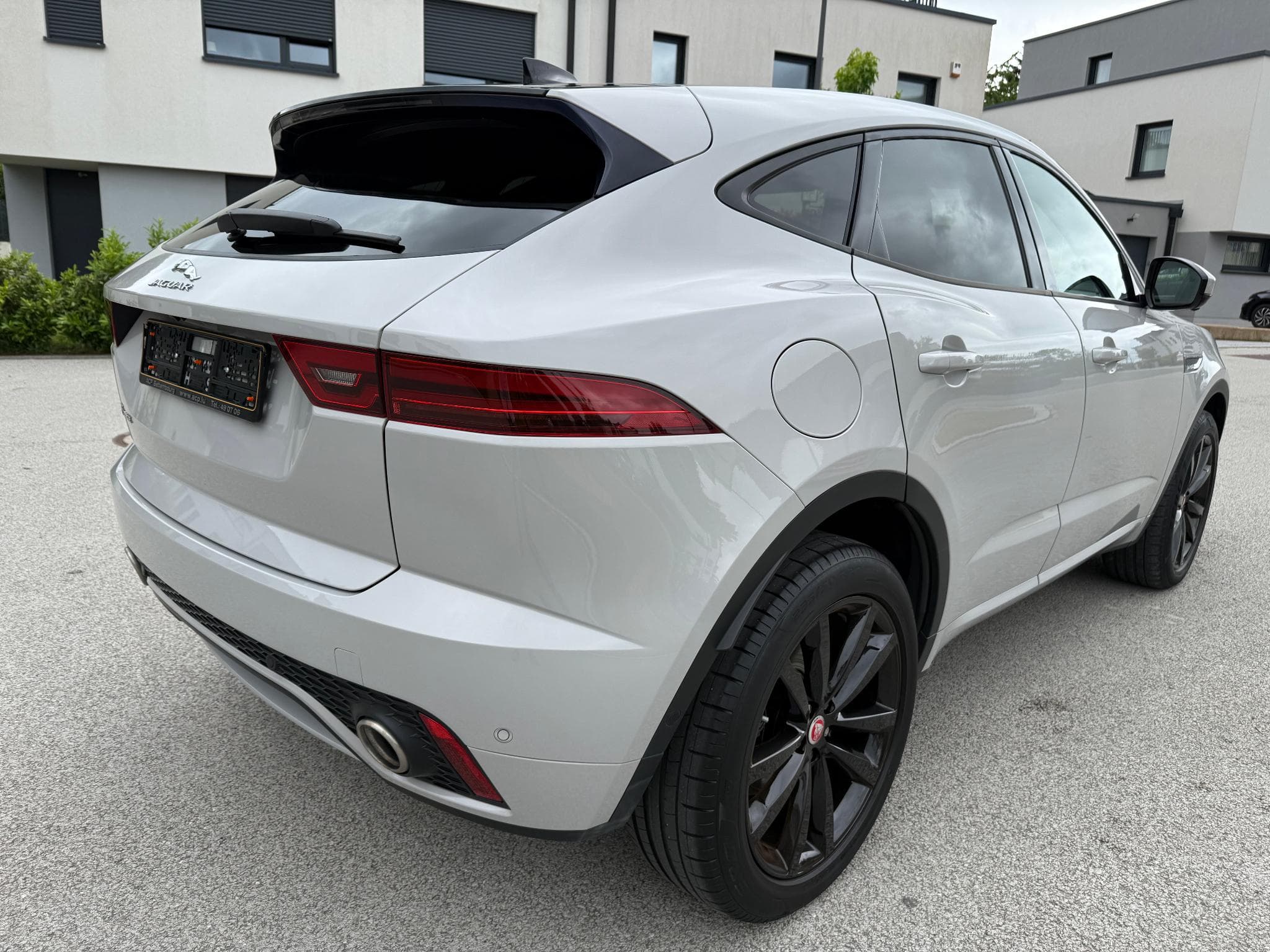 Jaguar E-Pace 2.0 DIESEL AWD R-DYNAMIC SE 240 PS FAP (2021) - Foto 5