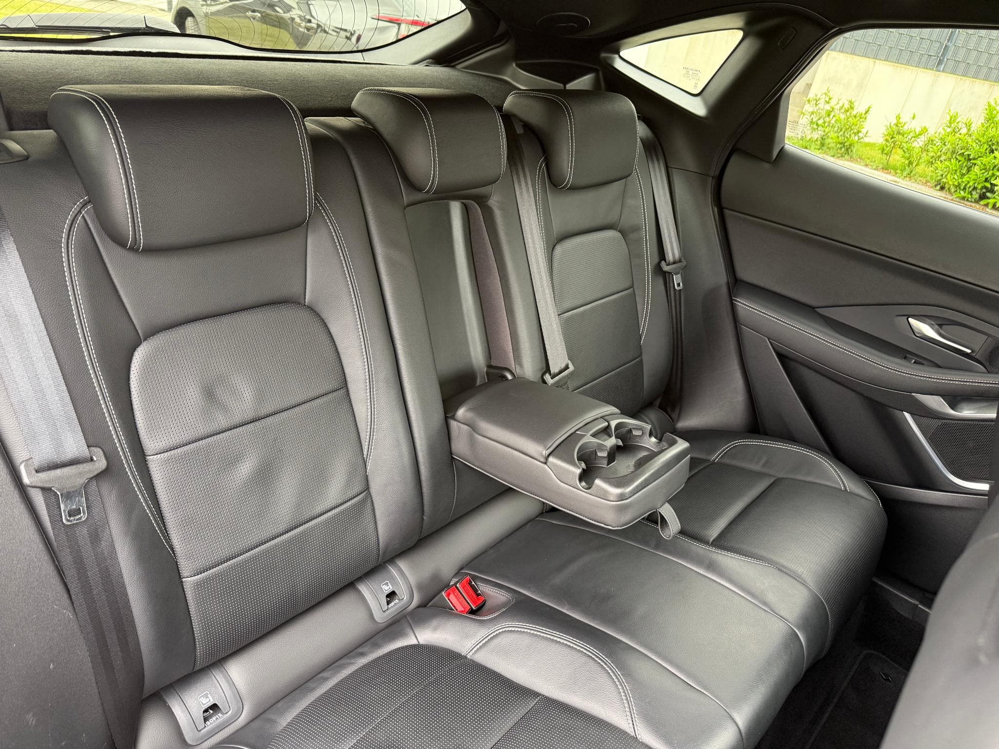 Jaguar E-Pace 2.0 DIESEL AWD R-DYNAMIC SE 240 PS FAP (2021) - Foto 9