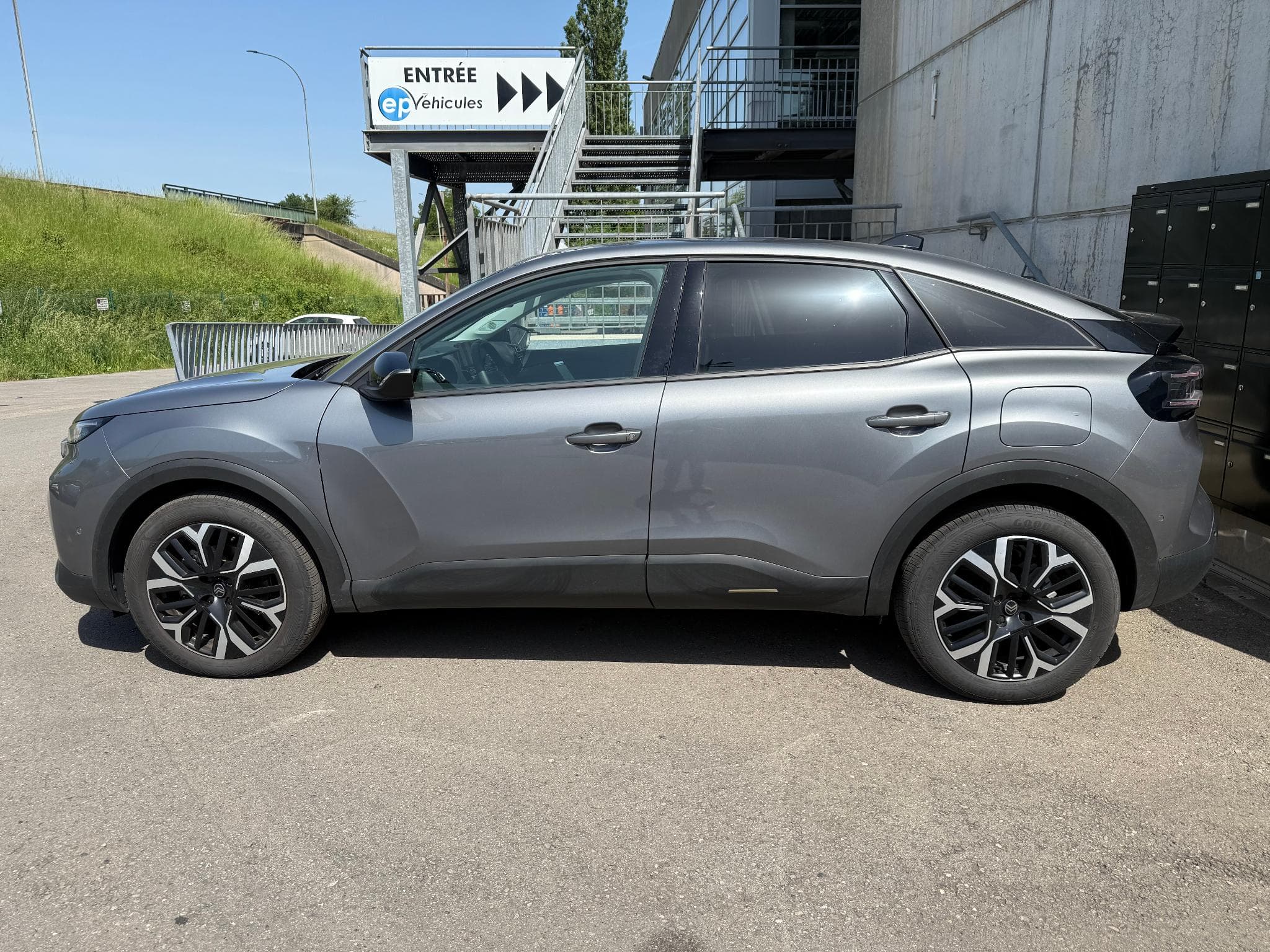 Citroën C4 1.2 HYBRID 145 E-DCS6 MAX (2025) - Photo 2
