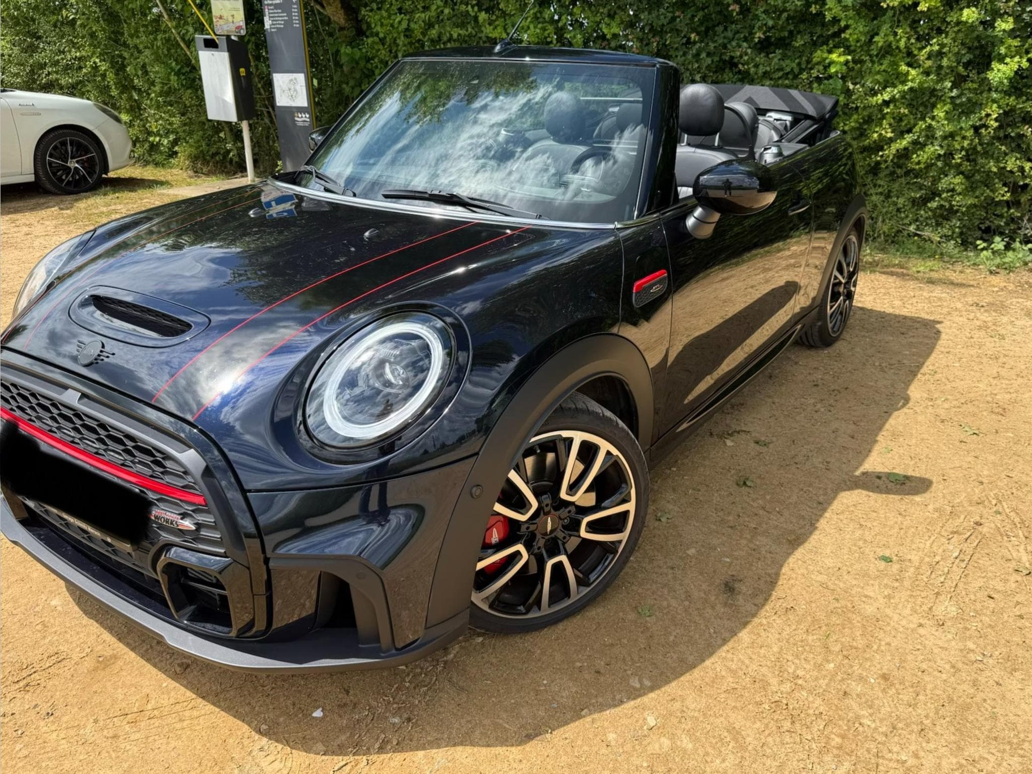 Mini Cabrio Cooper John Cooper Works (2022) - Photo 2
