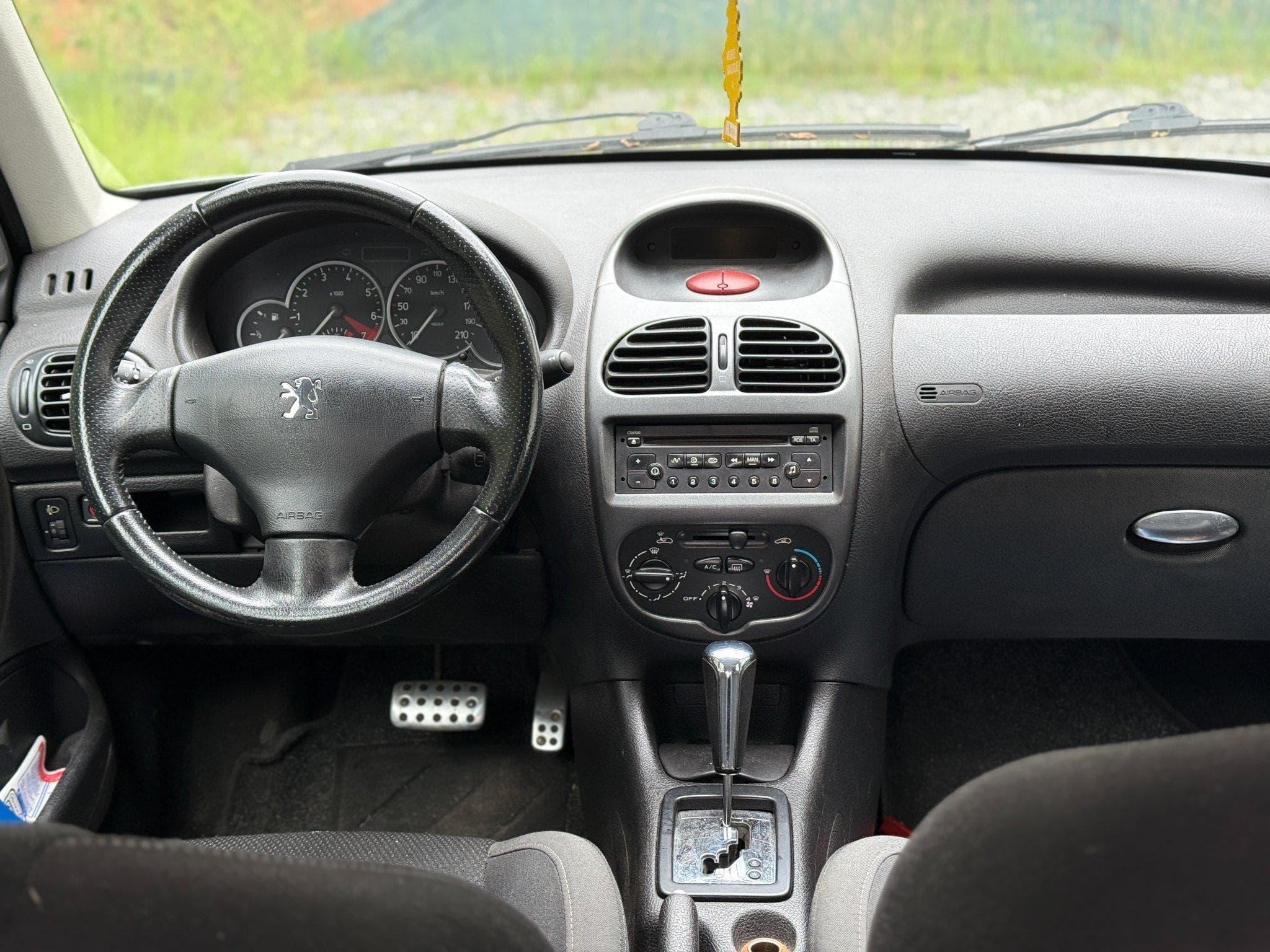 Peugeot 206 1.6 Auto. 109 (2006) - Photo 3