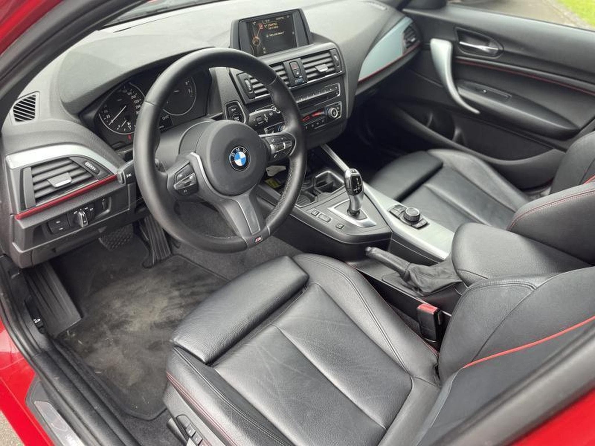 BMW 118 i Steptronic Sport-line (2014) - Foto 6