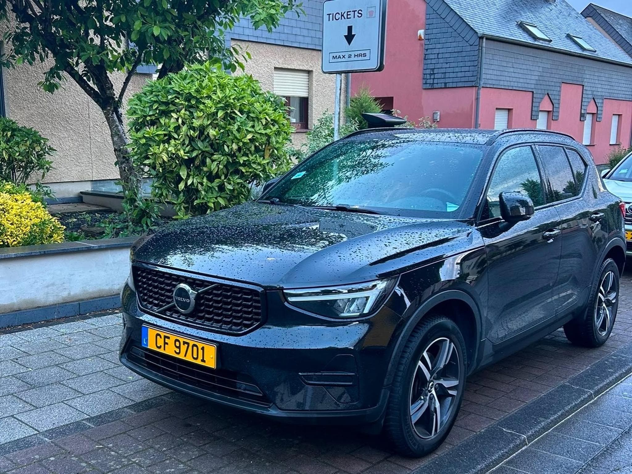 Volvo XC40 Core B3 (2023) - Photo 1