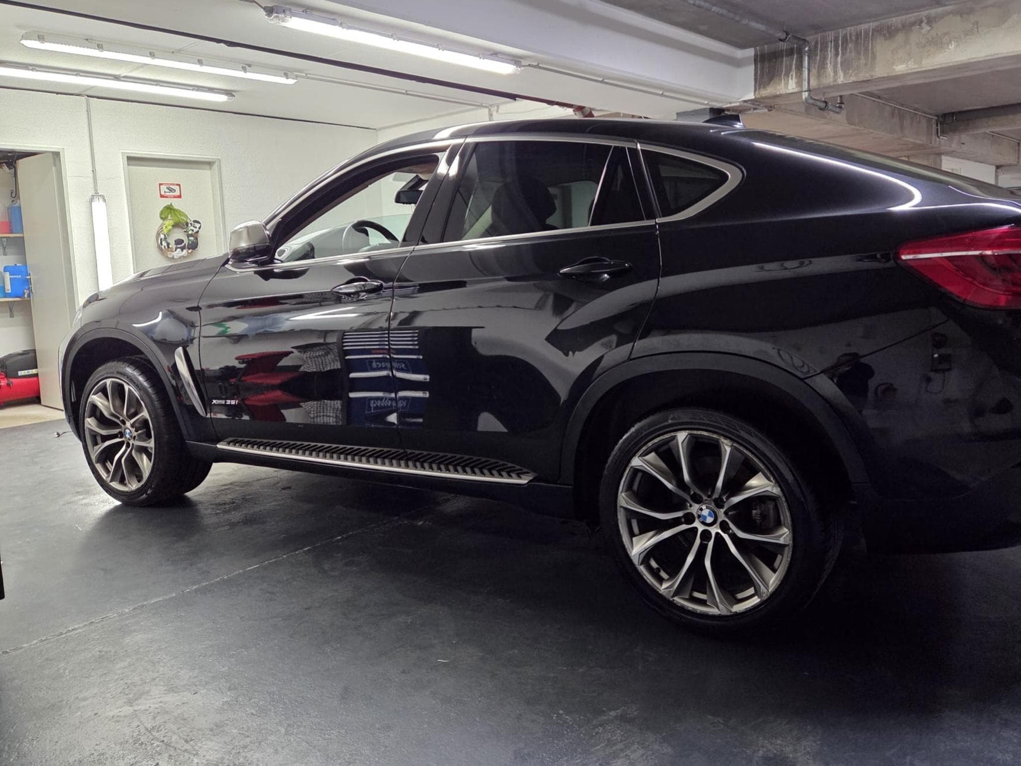 BMW X6 Invidulal x6 (2015) - Photo 2