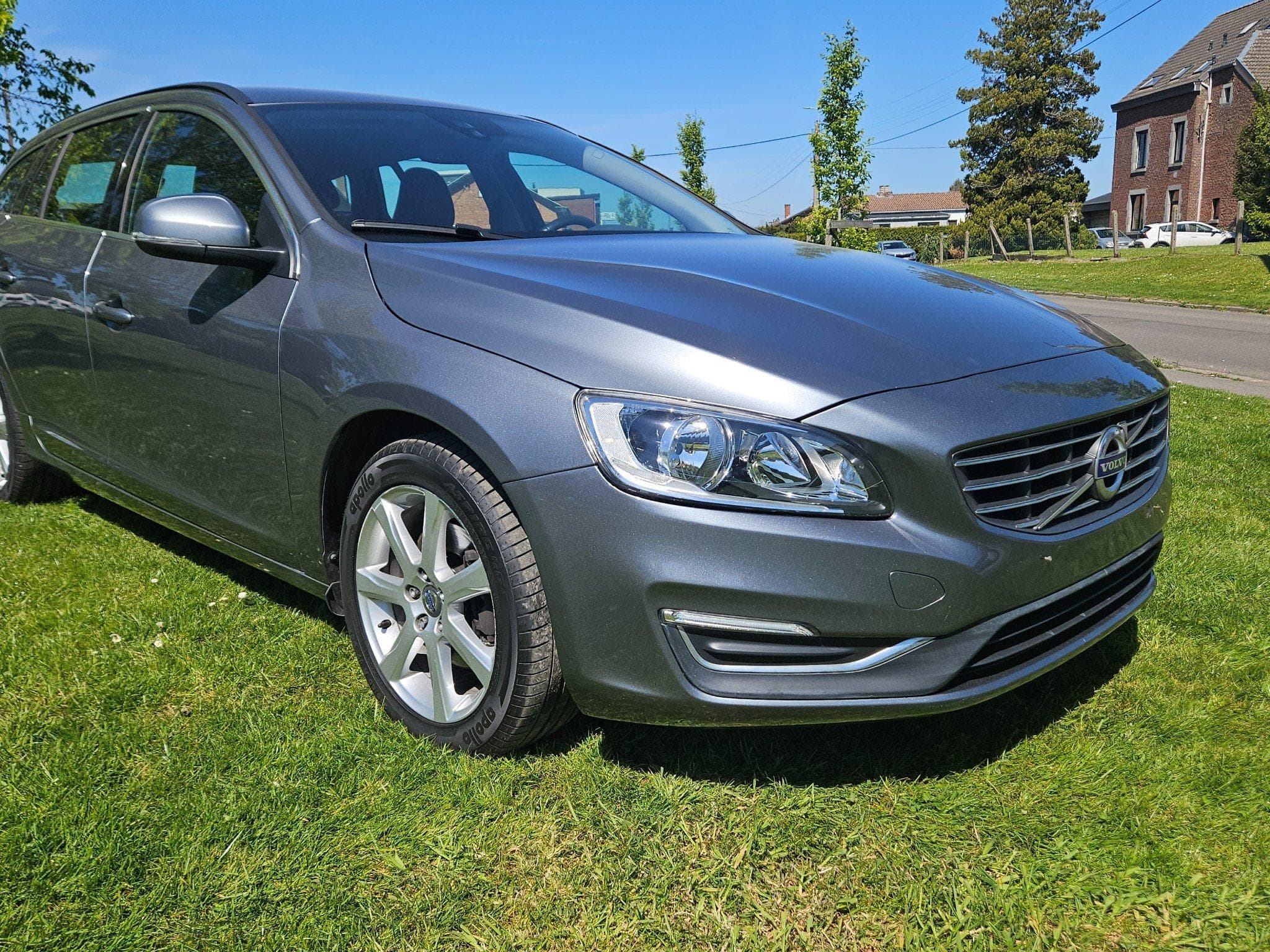 Volvo V60 SUMMUM (2017) - Photo 2