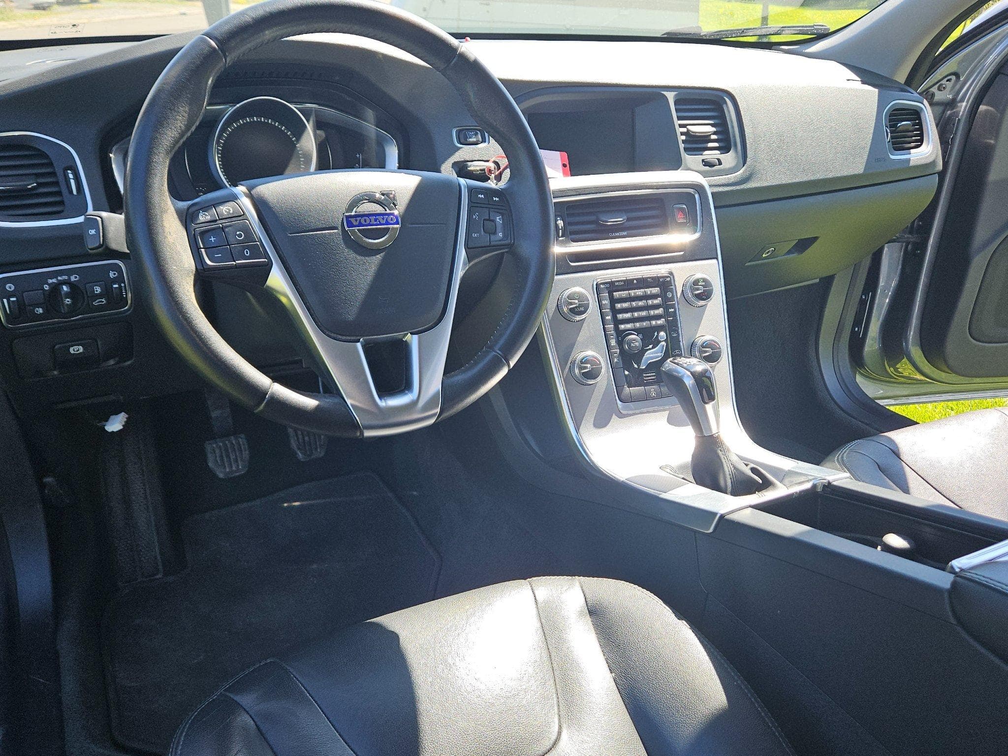 Volvo V60 SUMMUM (2017) - Photo 10