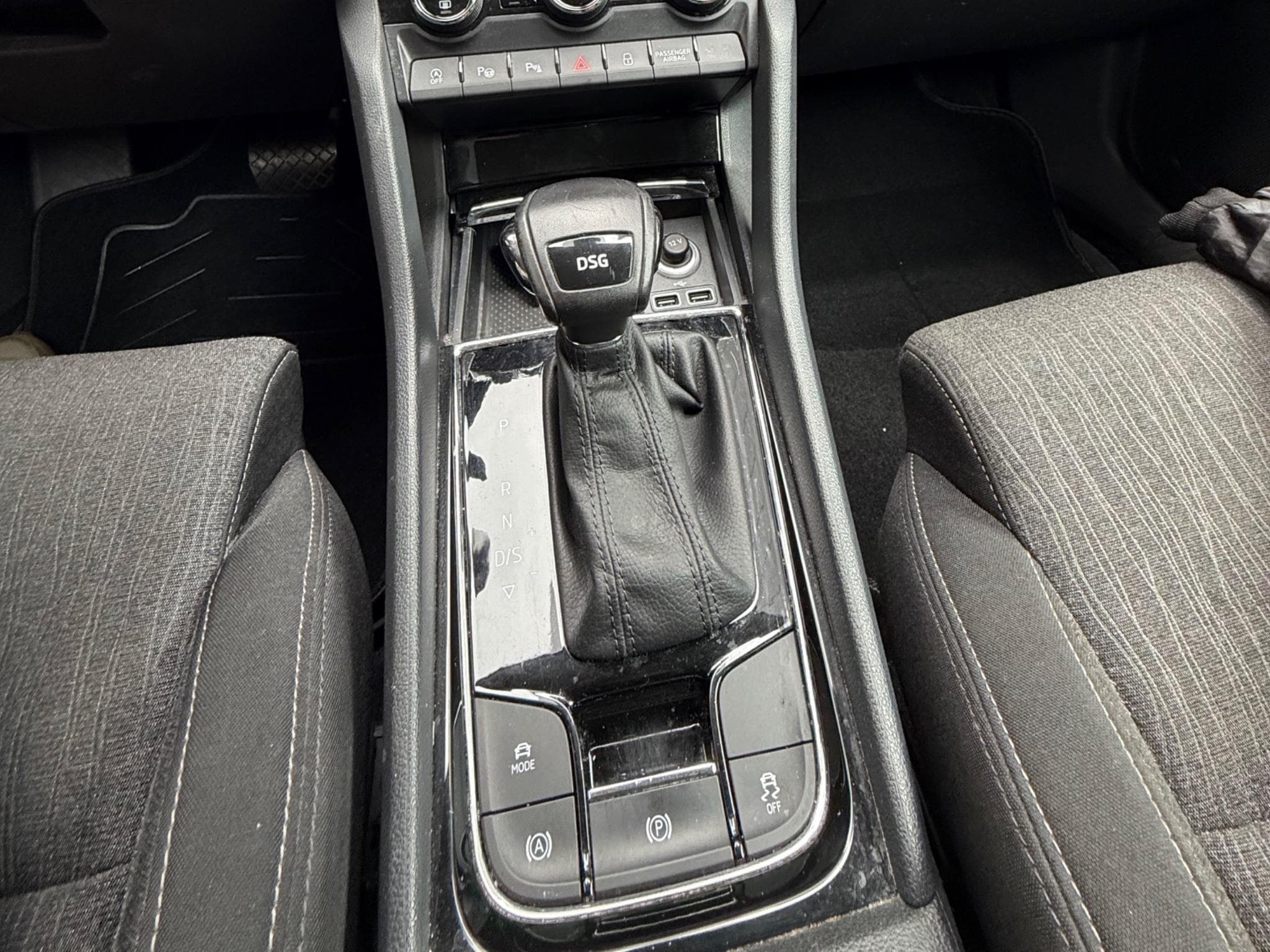 Skoda Karoq 1.5 TSI DSG Style (2019) - Photo 10