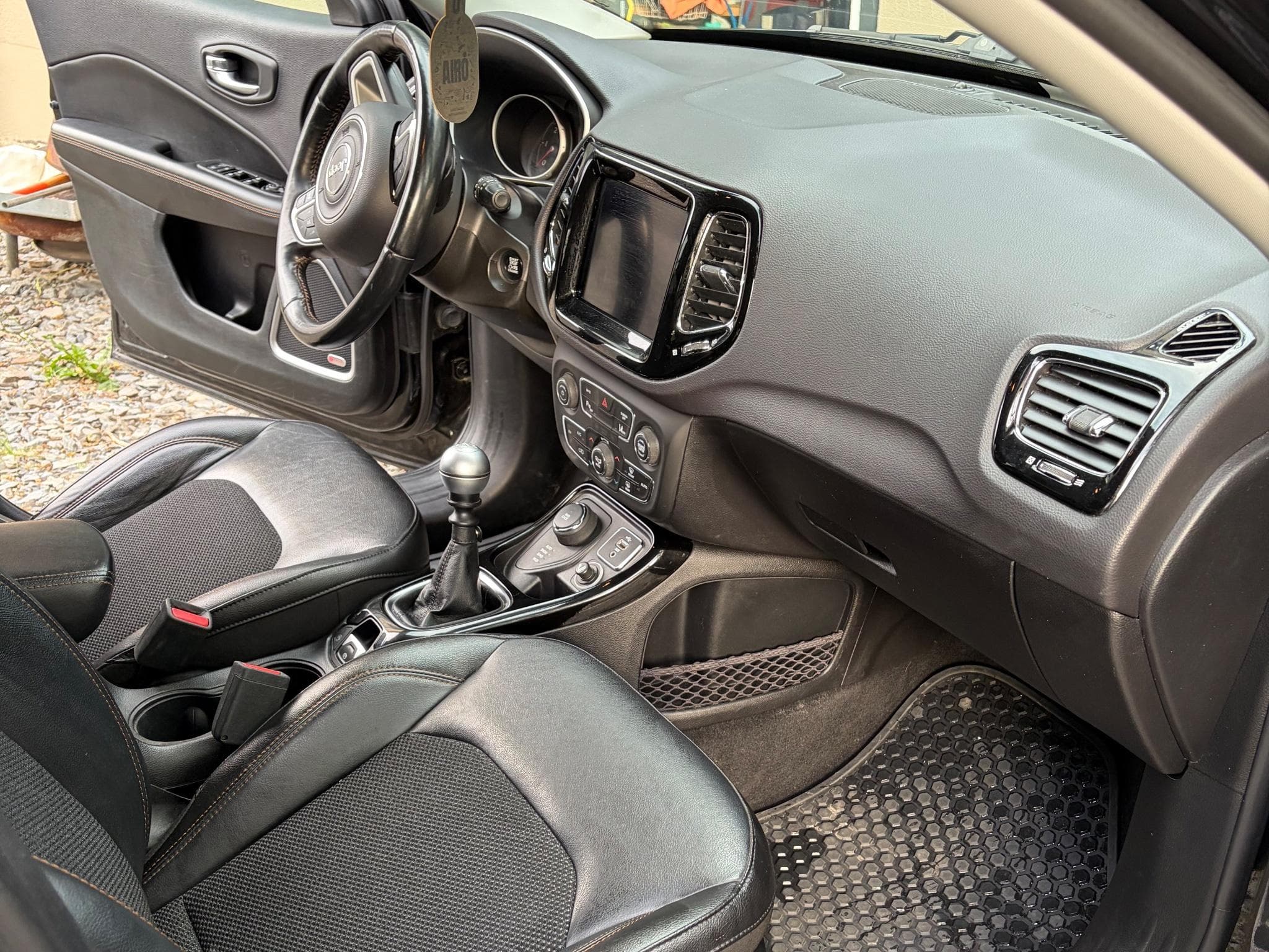 Jeep Compass (2019) - Photo 6