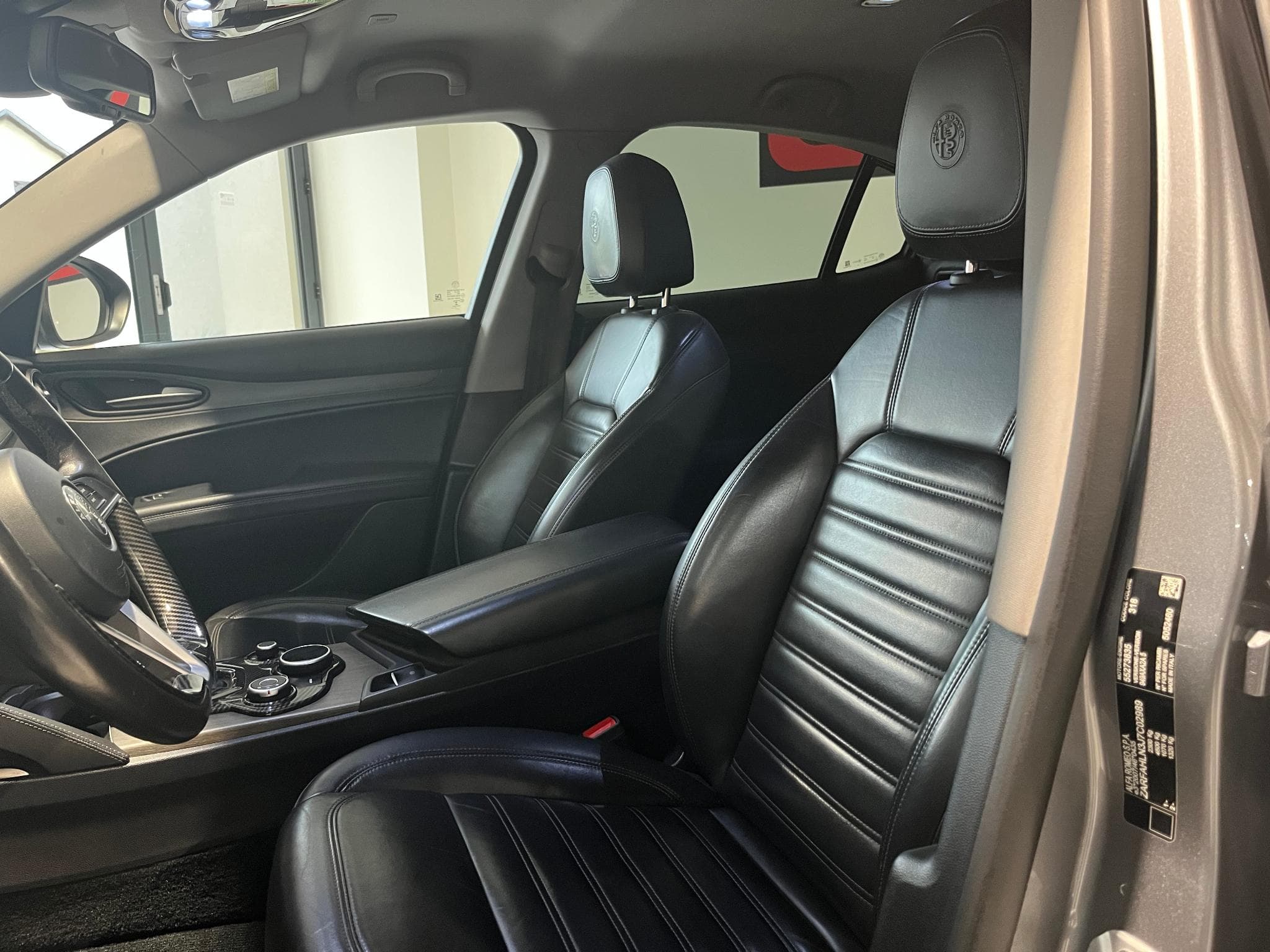 Alfa-Romeo Stelvio Stelvio 2.0 Turbo 16V AT8-Q4 First Edition (2018) - Photo 13