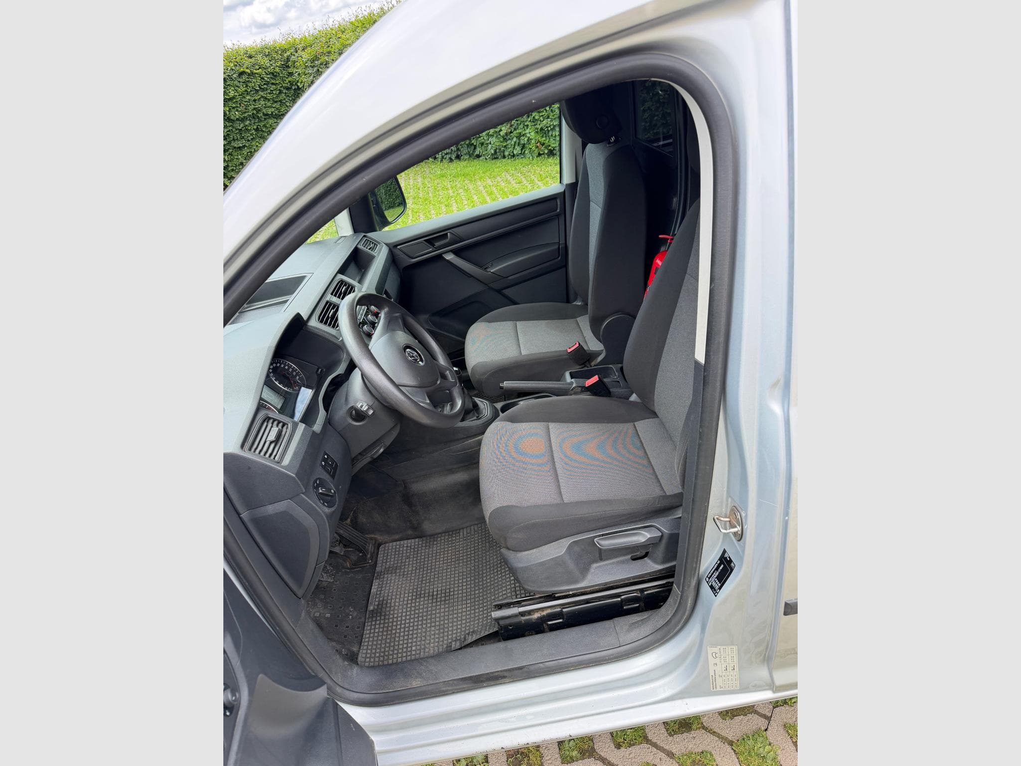 VW Caddy 2.0 TDI 122ch 4Motion (2016) - Foto 6