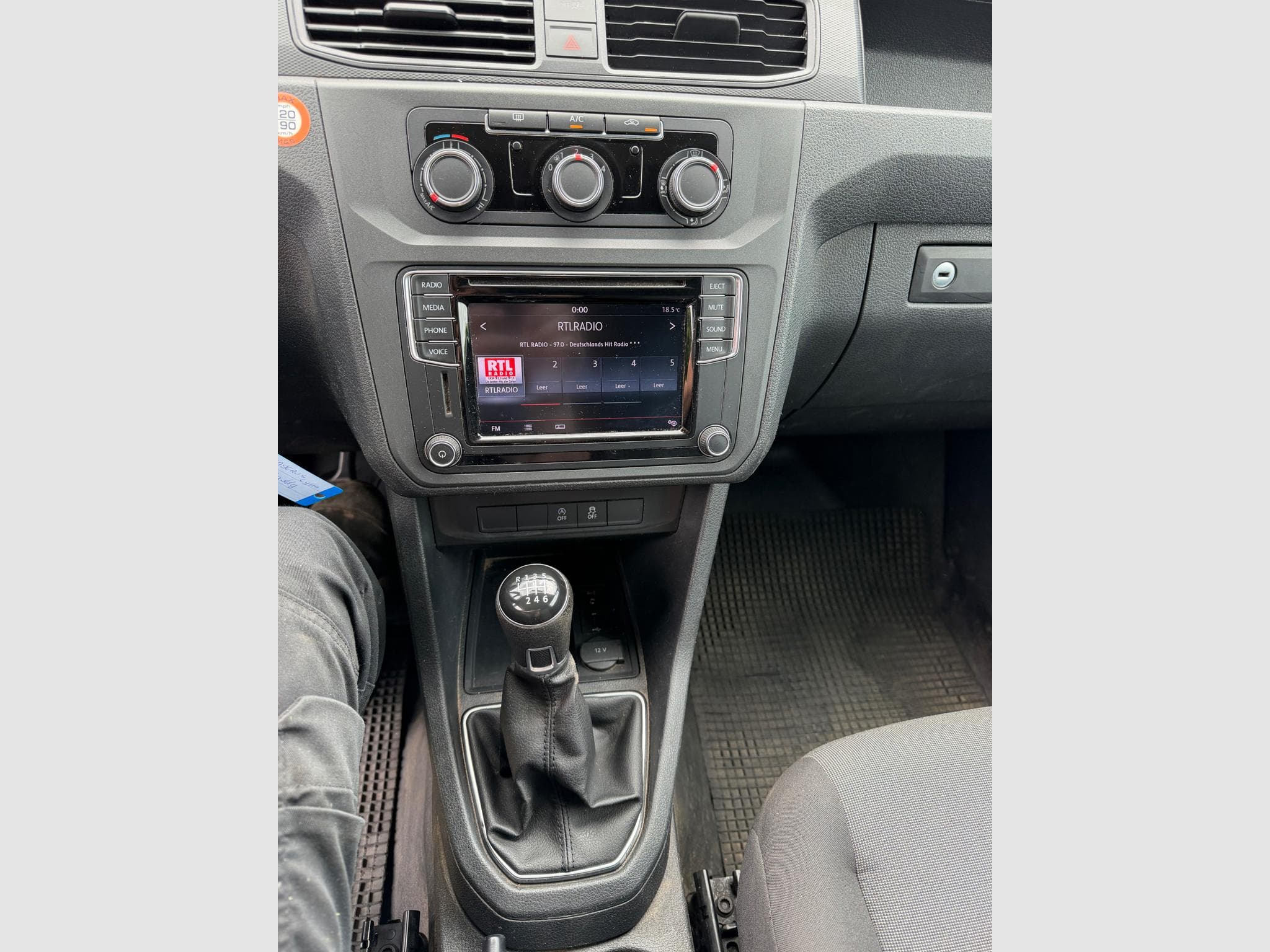 VW Caddy 2.0 TDI 122ch 4Motion (2016) - Foto 9