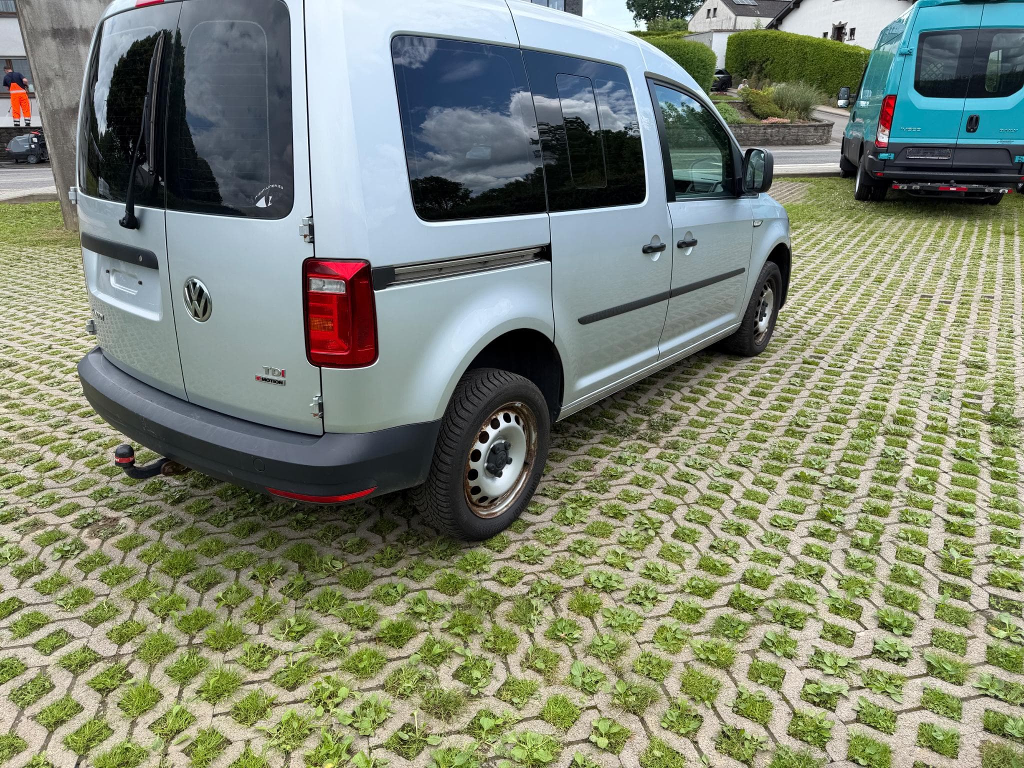 VW Caddy 2.0 TDI 122ch 4Motion (2016) - Foto 3