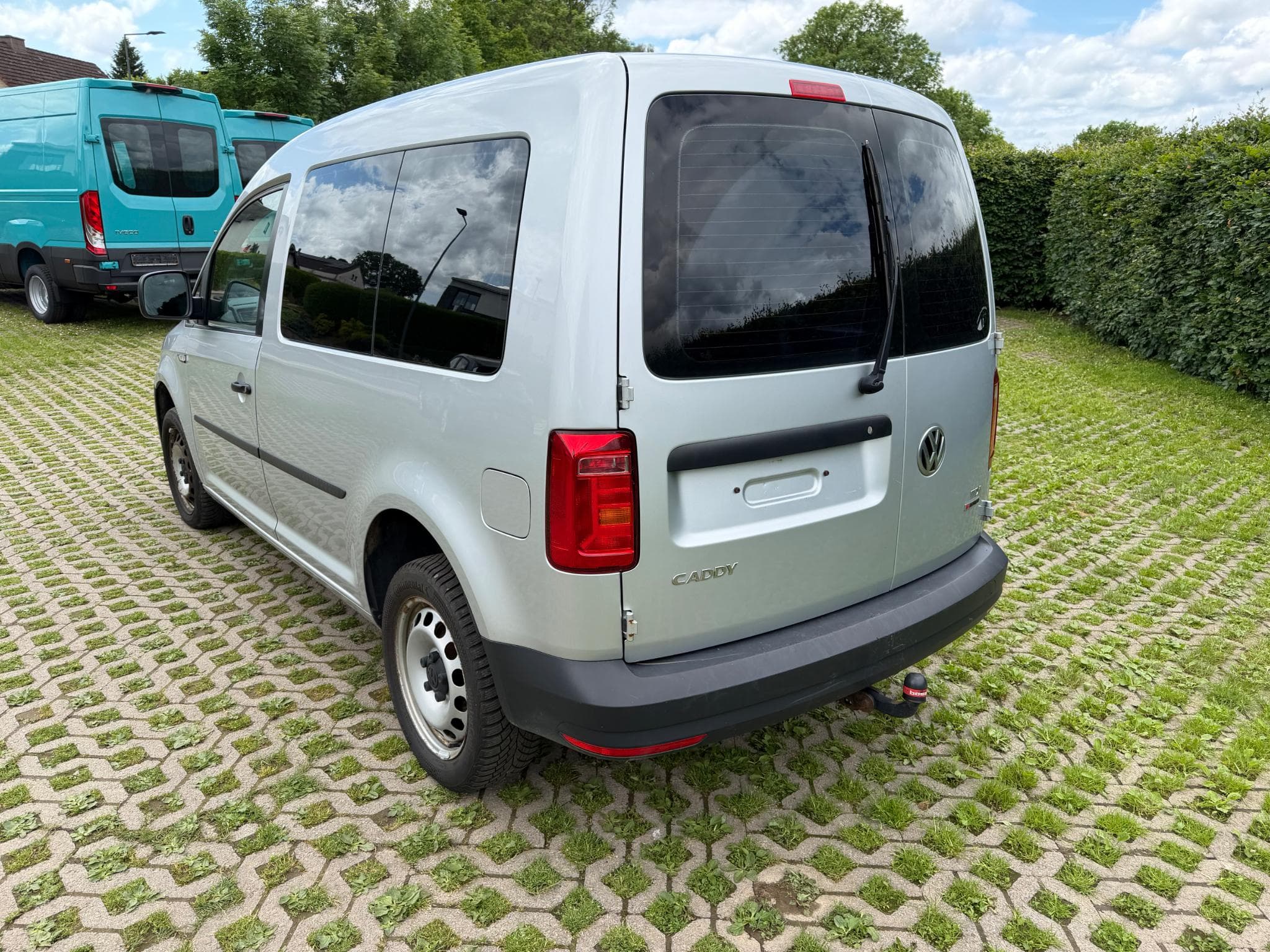 VW Caddy 2.0 TDI 122ch 4Motion (2016) - Foto 4