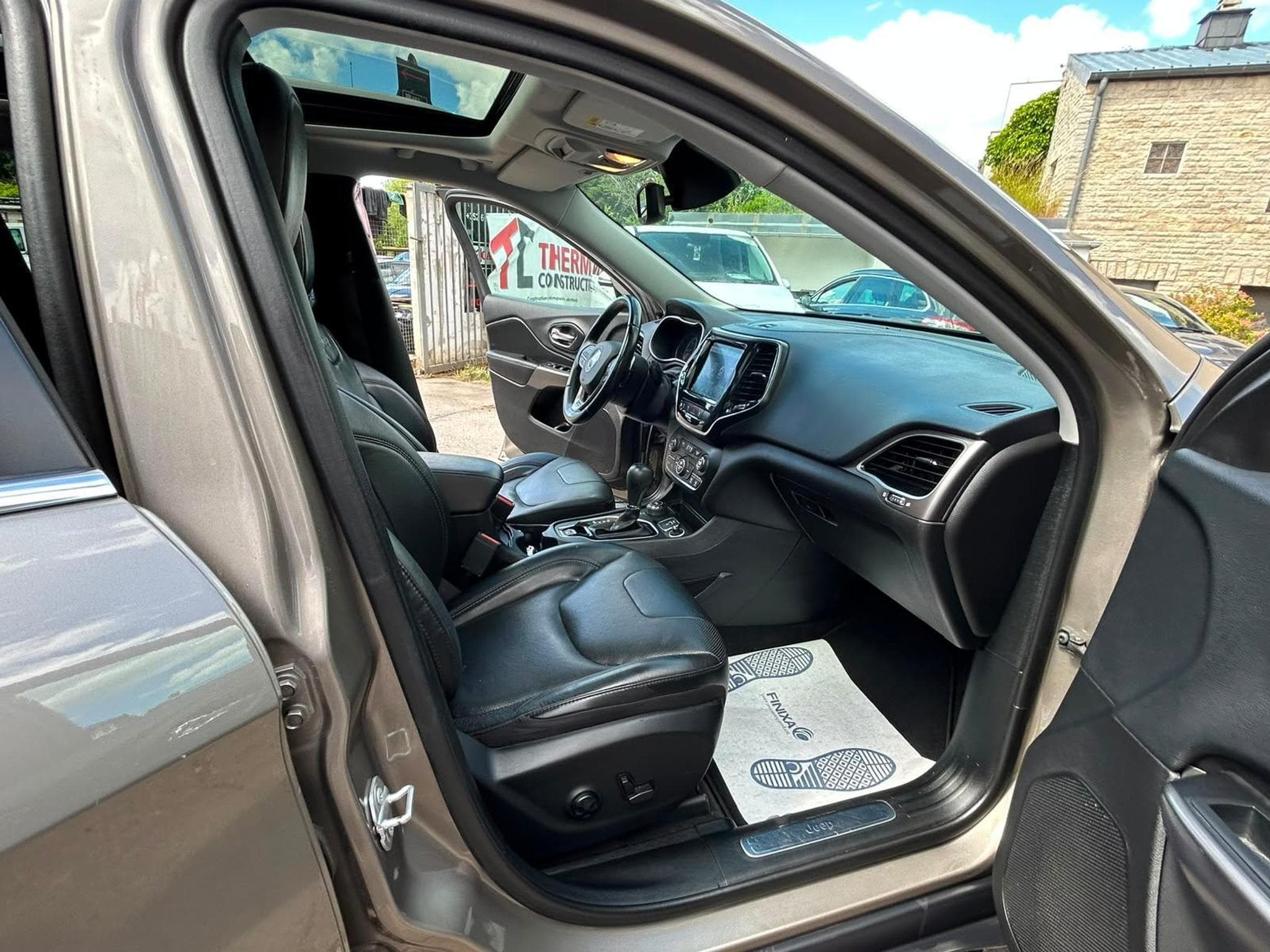 Jeep Cherokee 2.2 D 194CV 4X4 AUTOMATIQUE PANORAMA CUIR (2019) - Foto 12