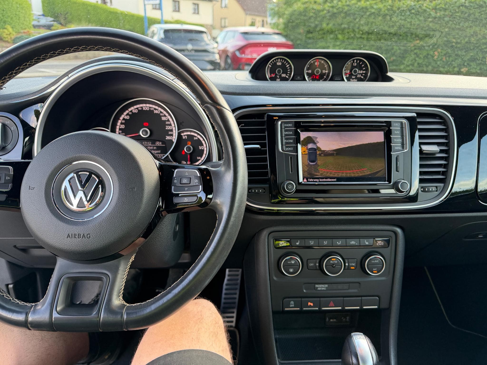 VW New Beetle Cabrio 2.0 TSI Volkswagen Exclusive (2015) - Foto 12