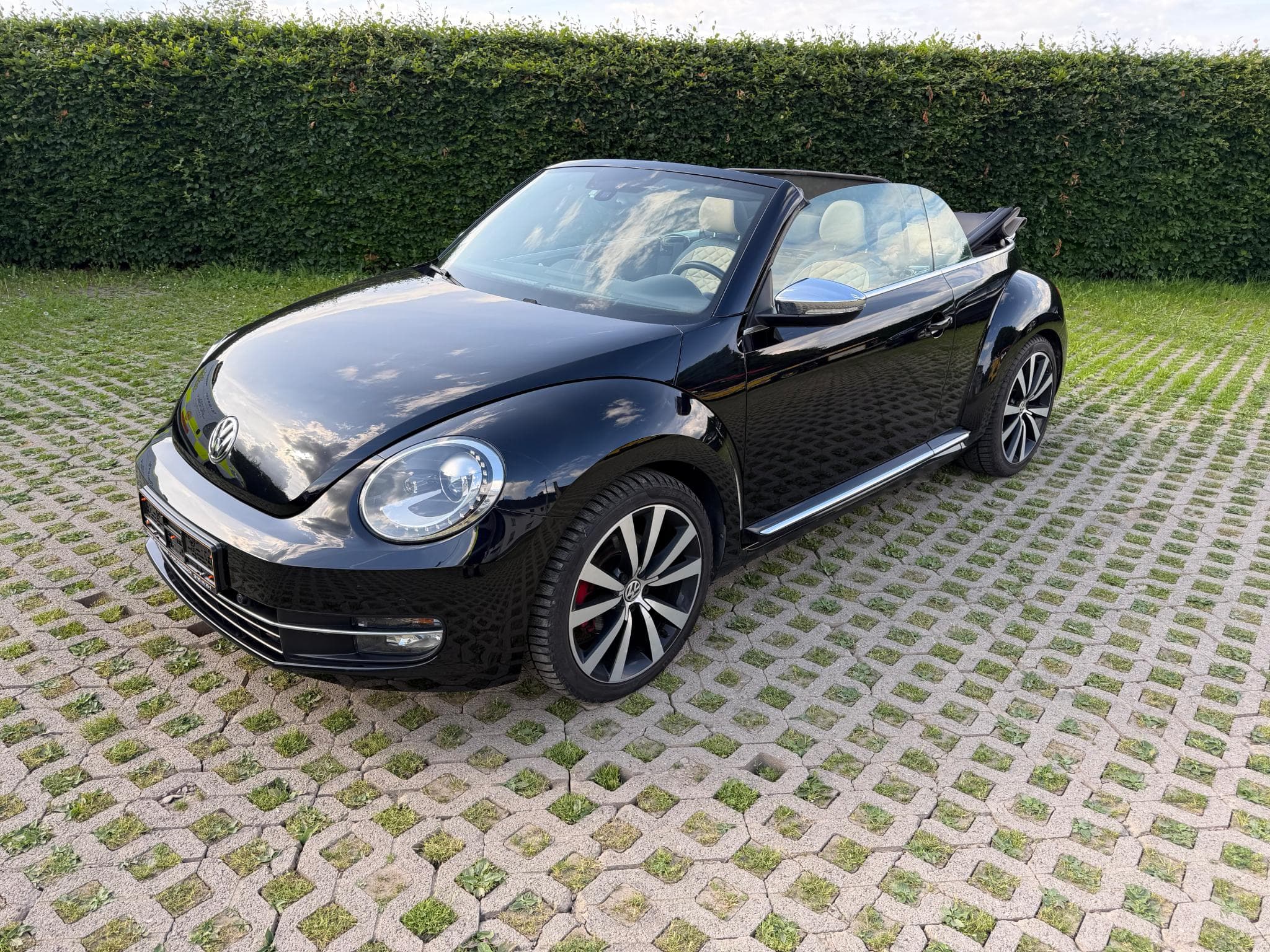 VW New Beetle Cabrio 2.0 TSI Volkswagen Exclusive (2015) - Foto 1