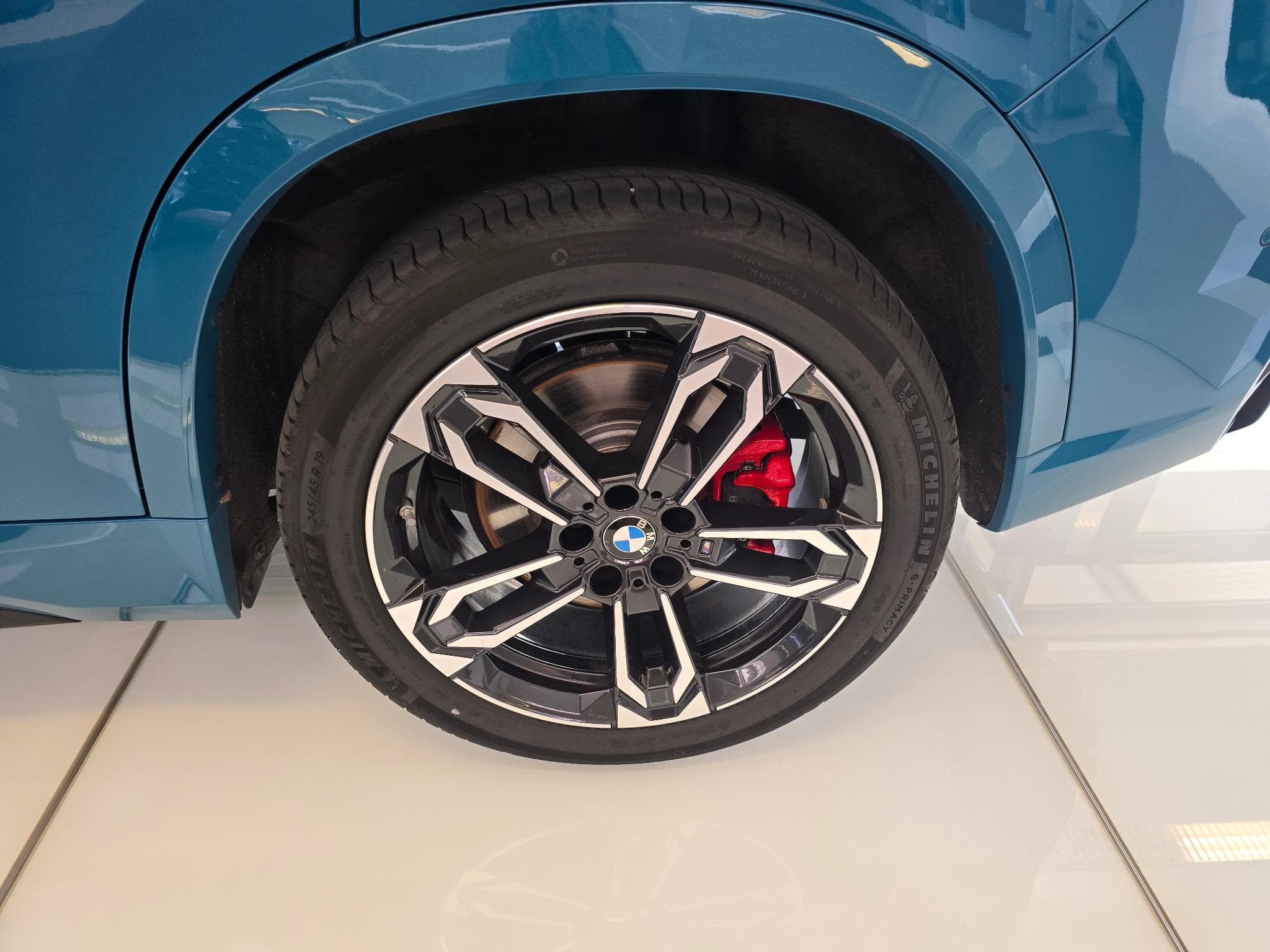 BMW X1 M35i xDrive (2025) - Photo 2