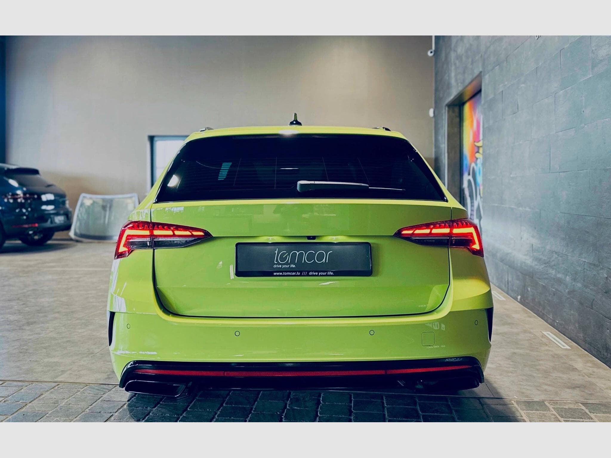 Skoda Octavia OCTAVIA RS BREAK TSI DSG (2025) - Photo 4
