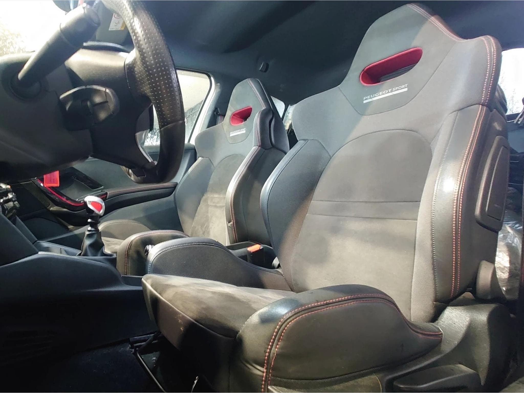 Peugeot 208 Gti By Peugeot Sport (2017) - Photo 5
