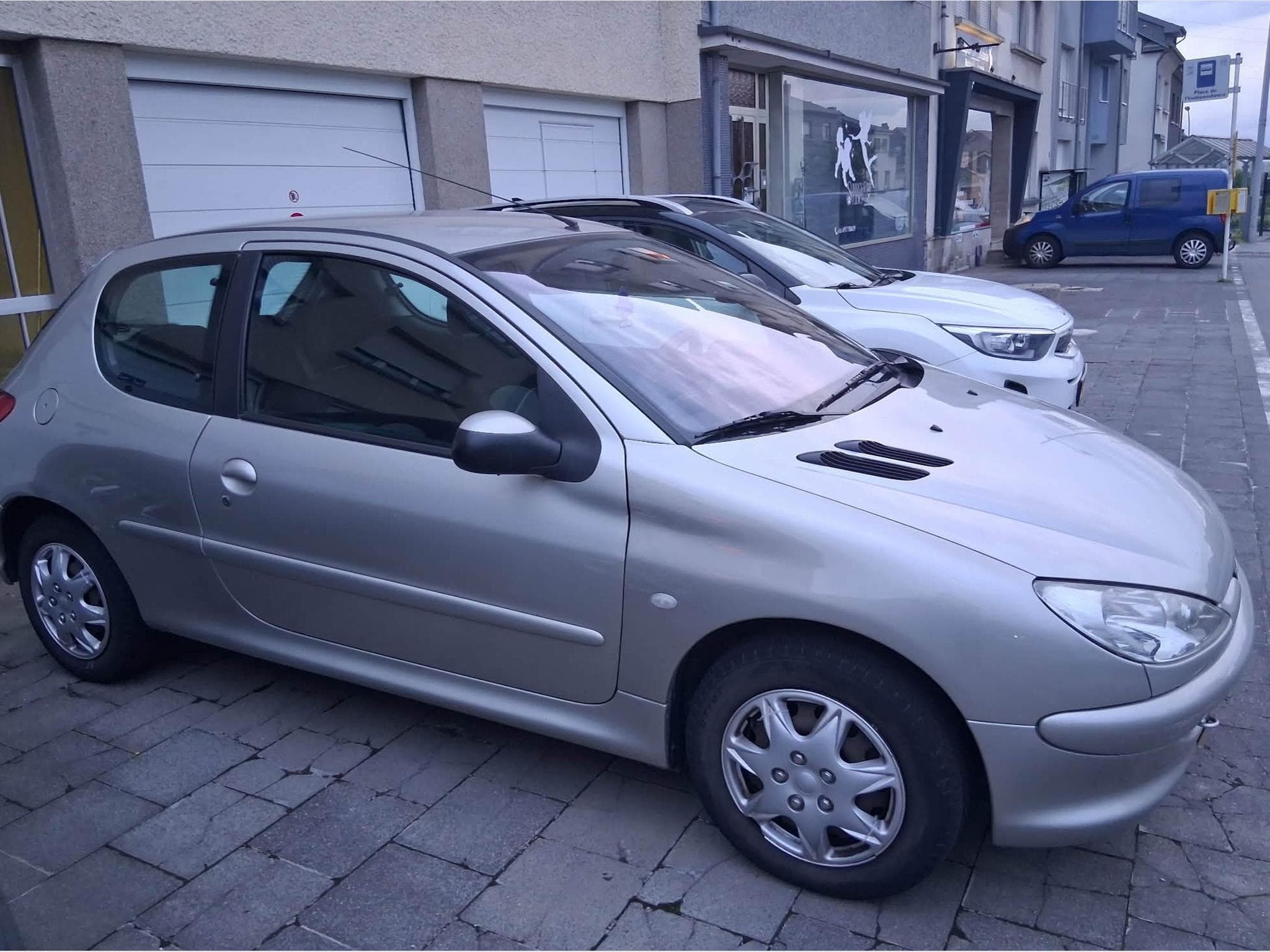 Peugeot 206 M1 citadine (2004) - Photo 1