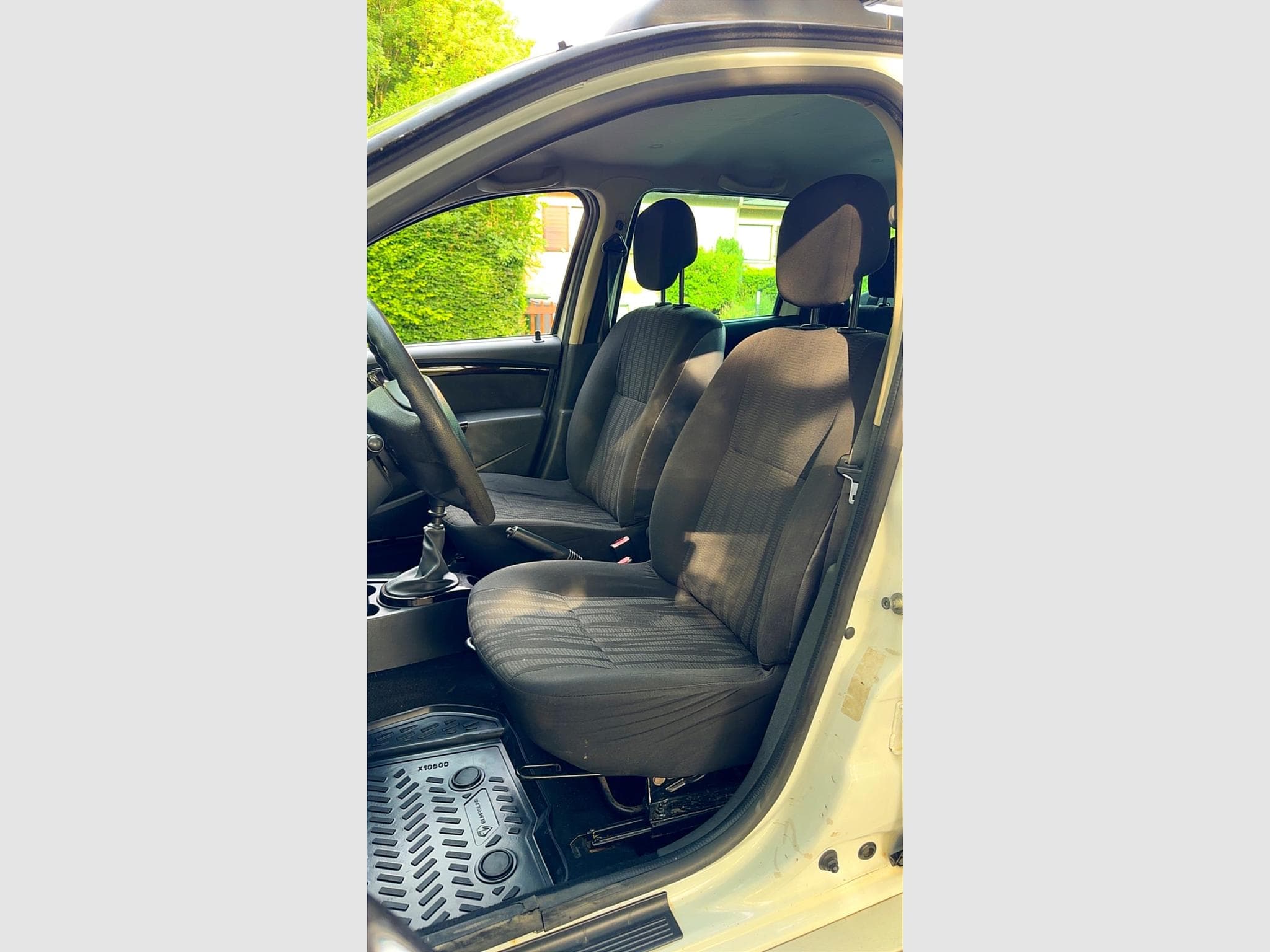 Dacia Duster 1.6 16v 4x4 (2011) - Photo 8