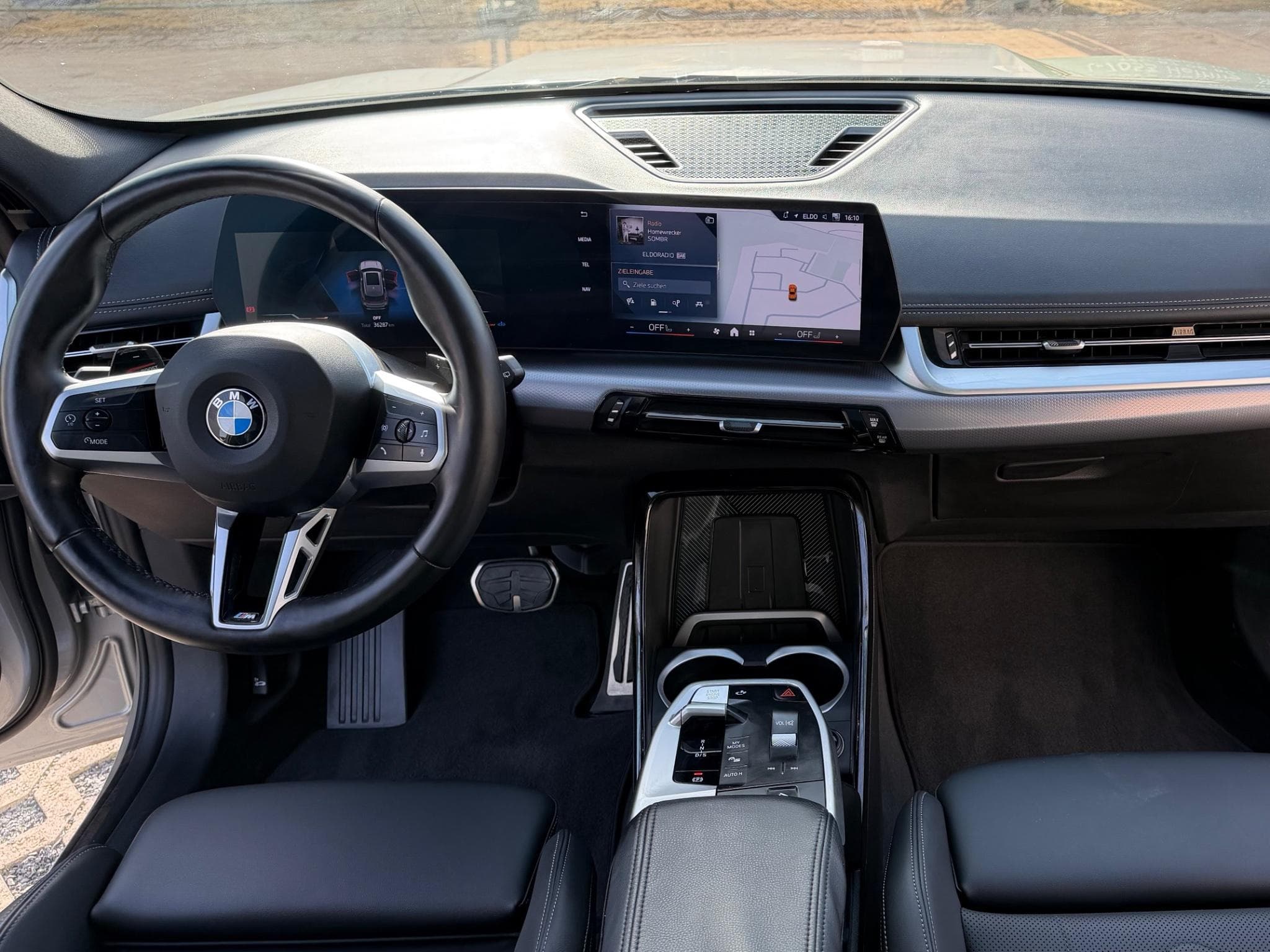 BMW X1 23d 3xMsport p. att. rem. Harman C. (2024) - Photo 3
