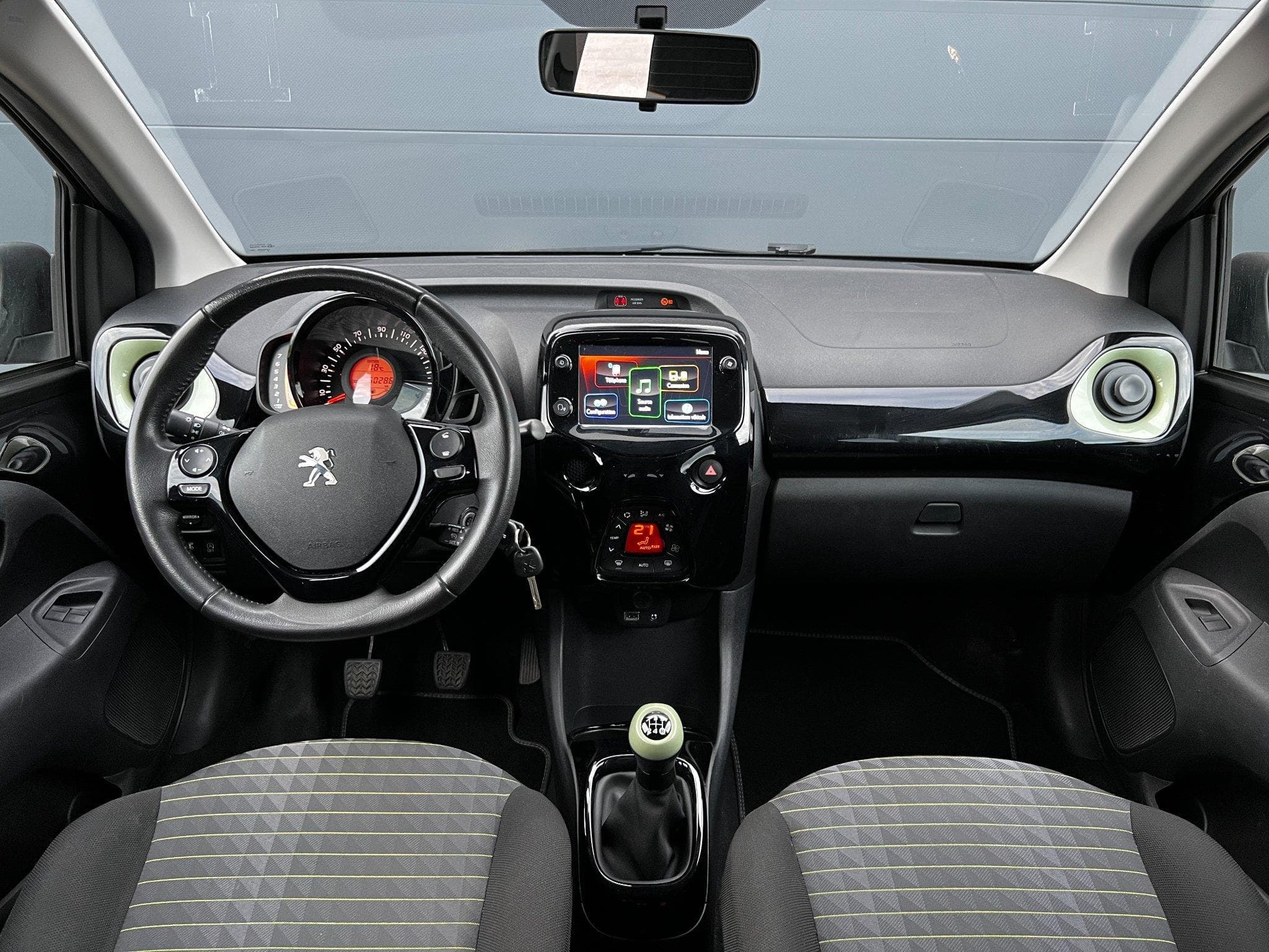 Peugeot 108 108 1.0 VTI Top! Collection *CABRIO* (2020) - Photo 7