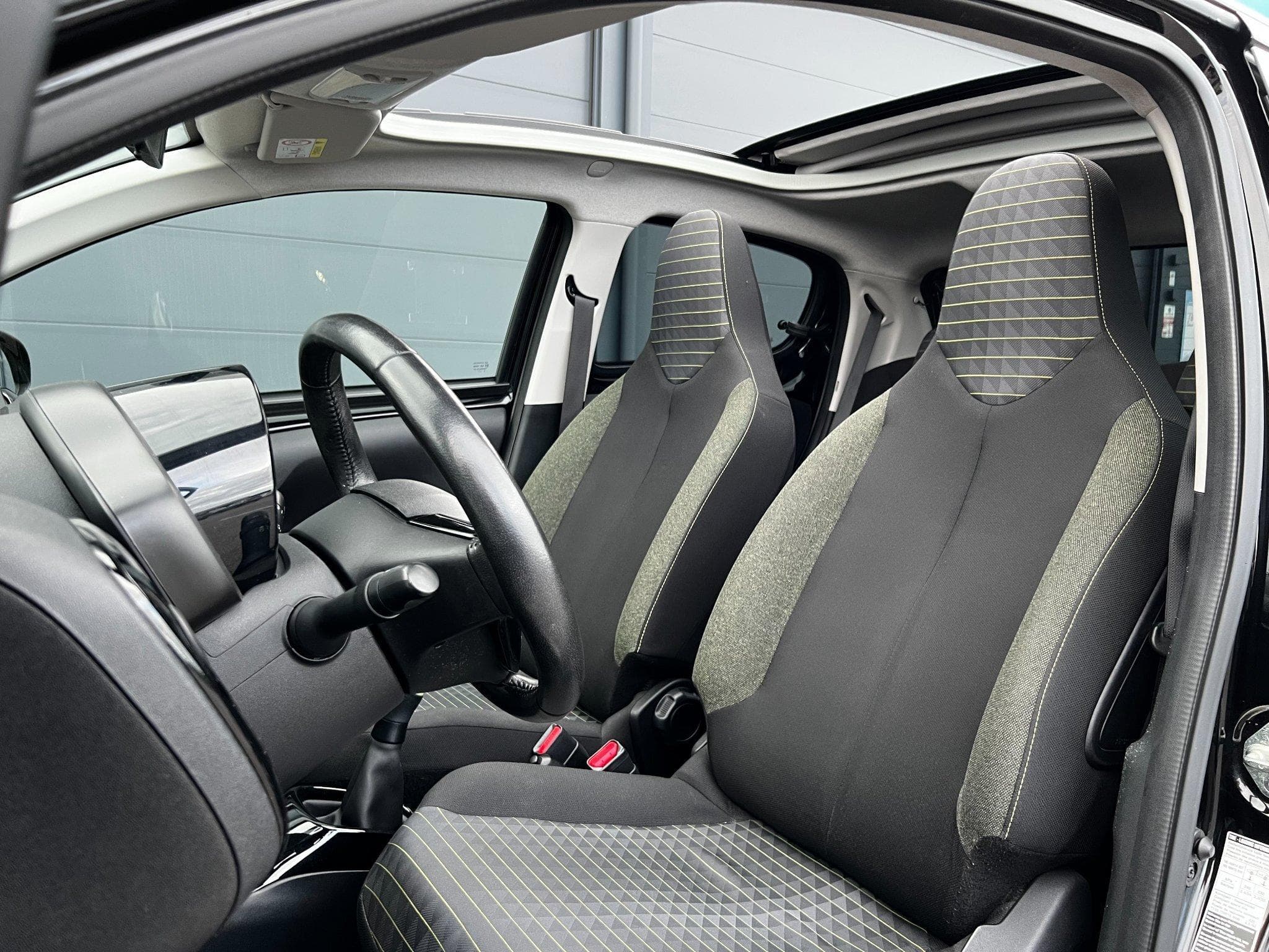 Peugeot 108 108 1.0 VTI Top! Collection *CABRIO* (2020) - Photo 8