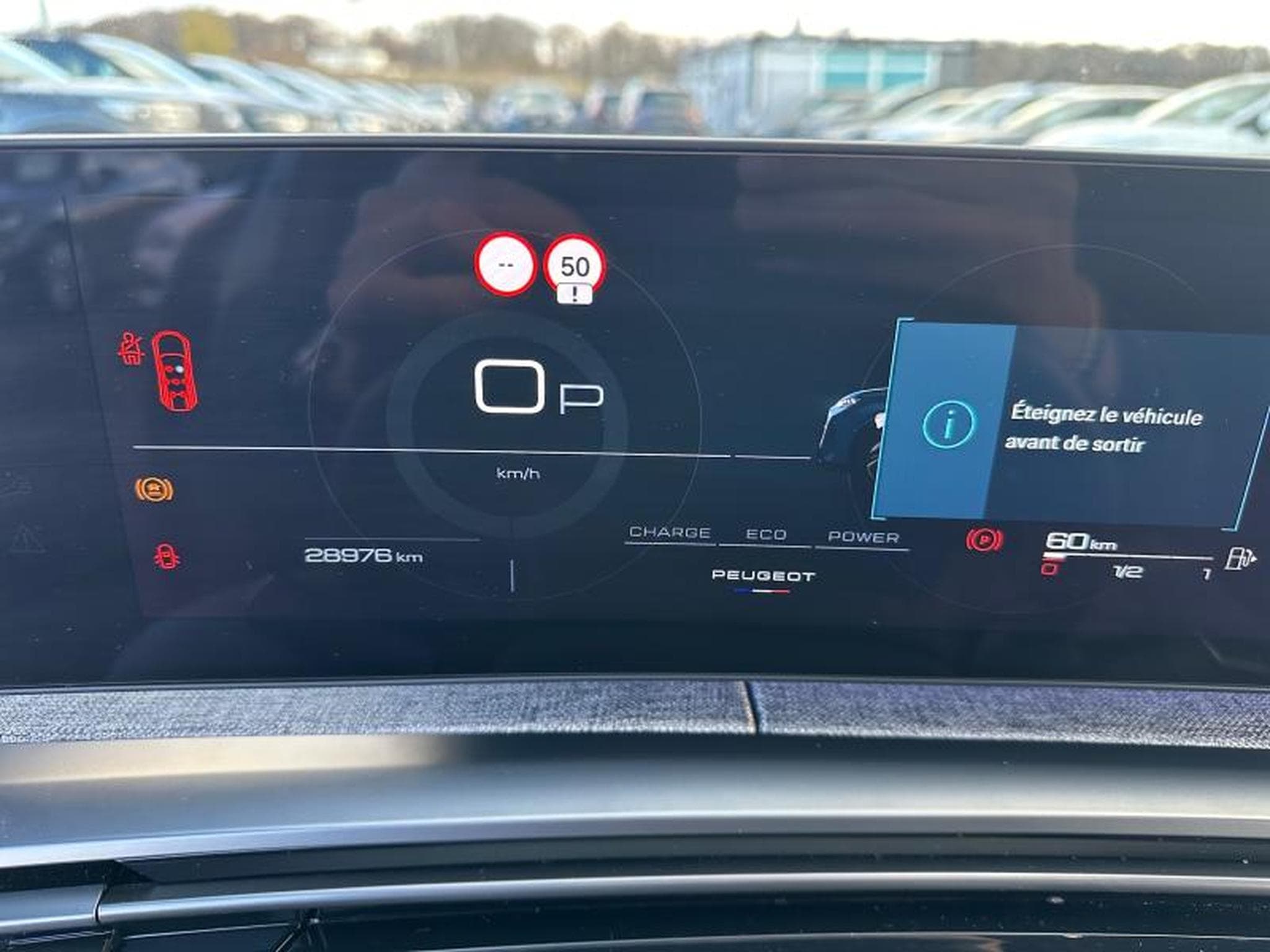 Peugeot 5008 e-GT Line / Essence (2024) - Photo 17