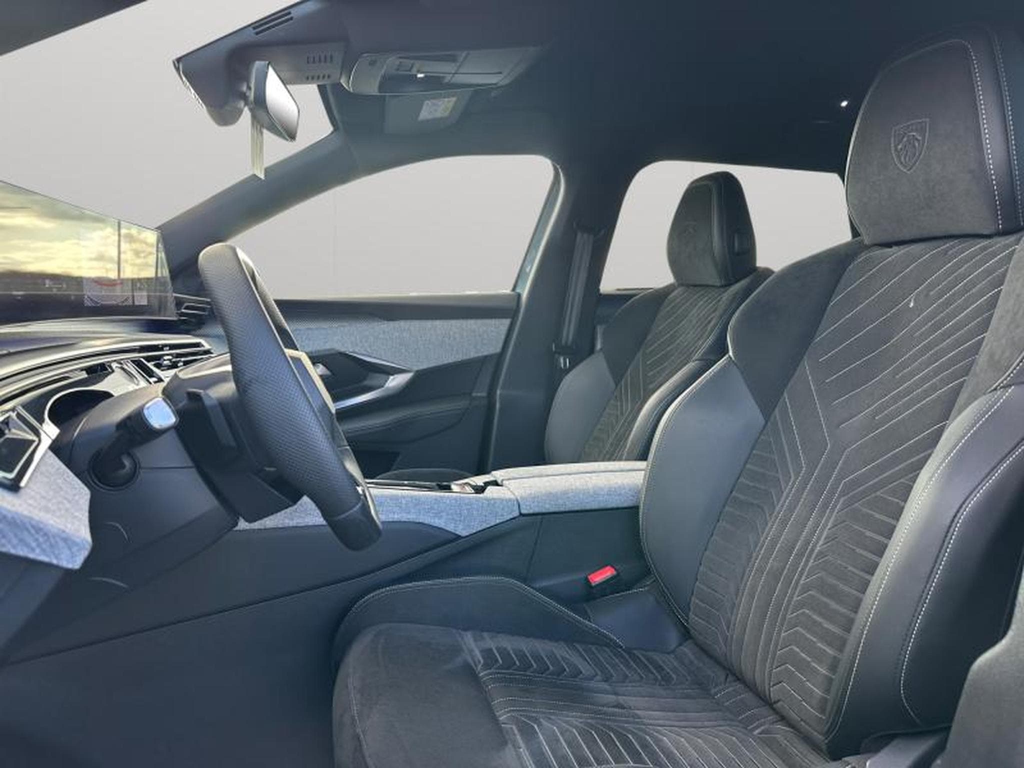 Peugeot 5008 e-GT Line / Essence (2024) - Photo 32