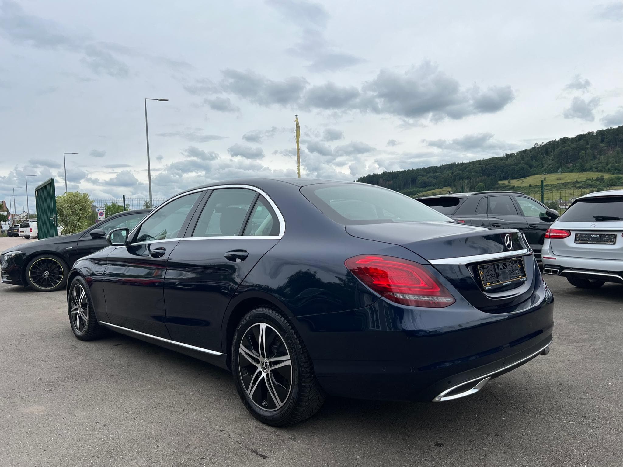 Mercedes C 200 C200d 9G-Tronic Avantgarde LED (2019) - Photo 2