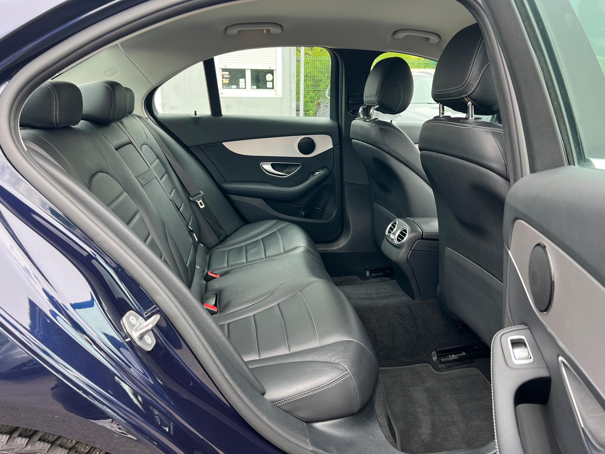 Mercedes C 200 C200d 9G-Tronic Avantgarde LED (2019) - Photo 14