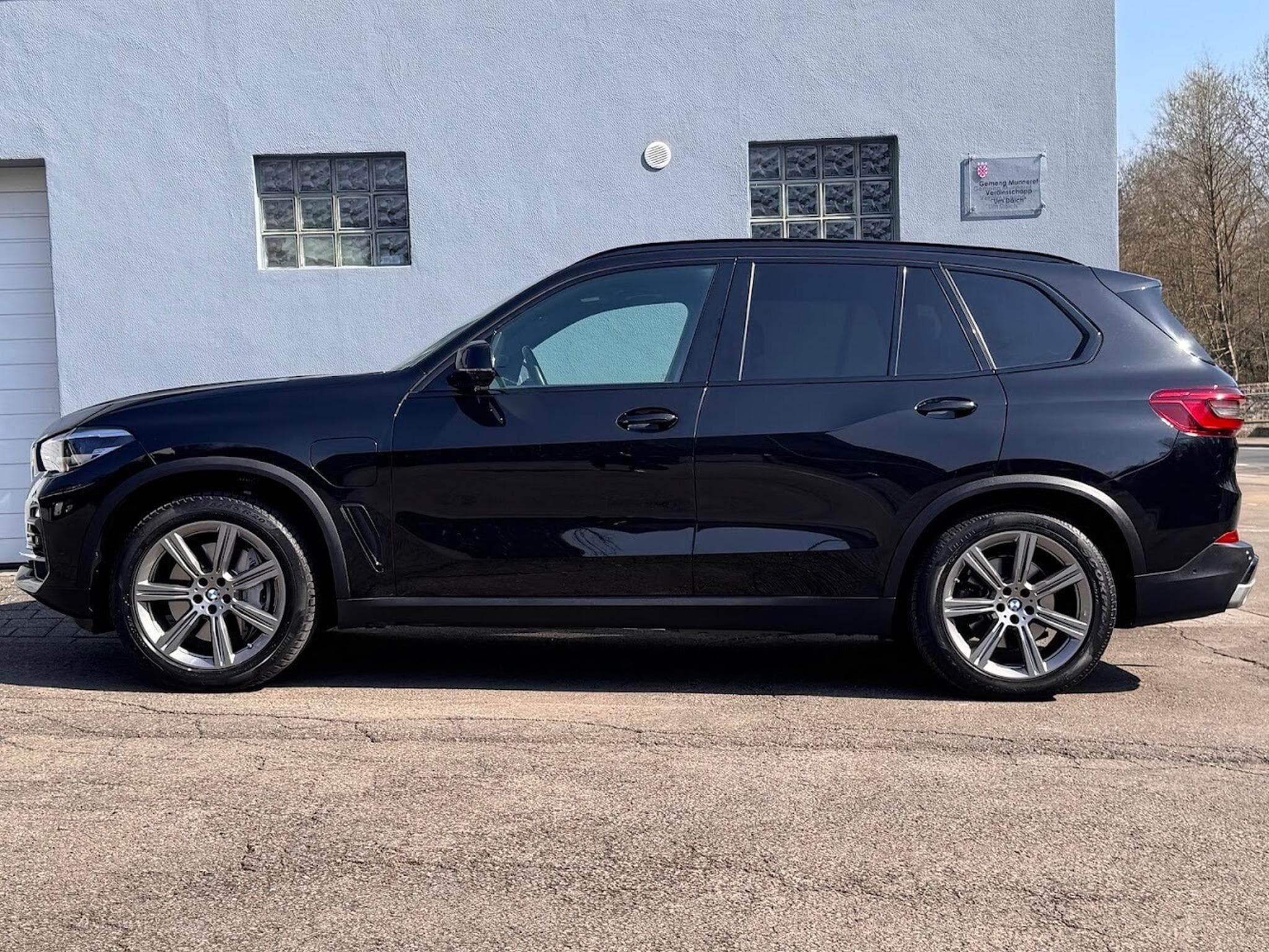 BMW X5 45E X-DRIVE 394 INDIVIDUAL ATTELAGE CARNET 1ERE MAIN APPLE C (2020) - Photo 8