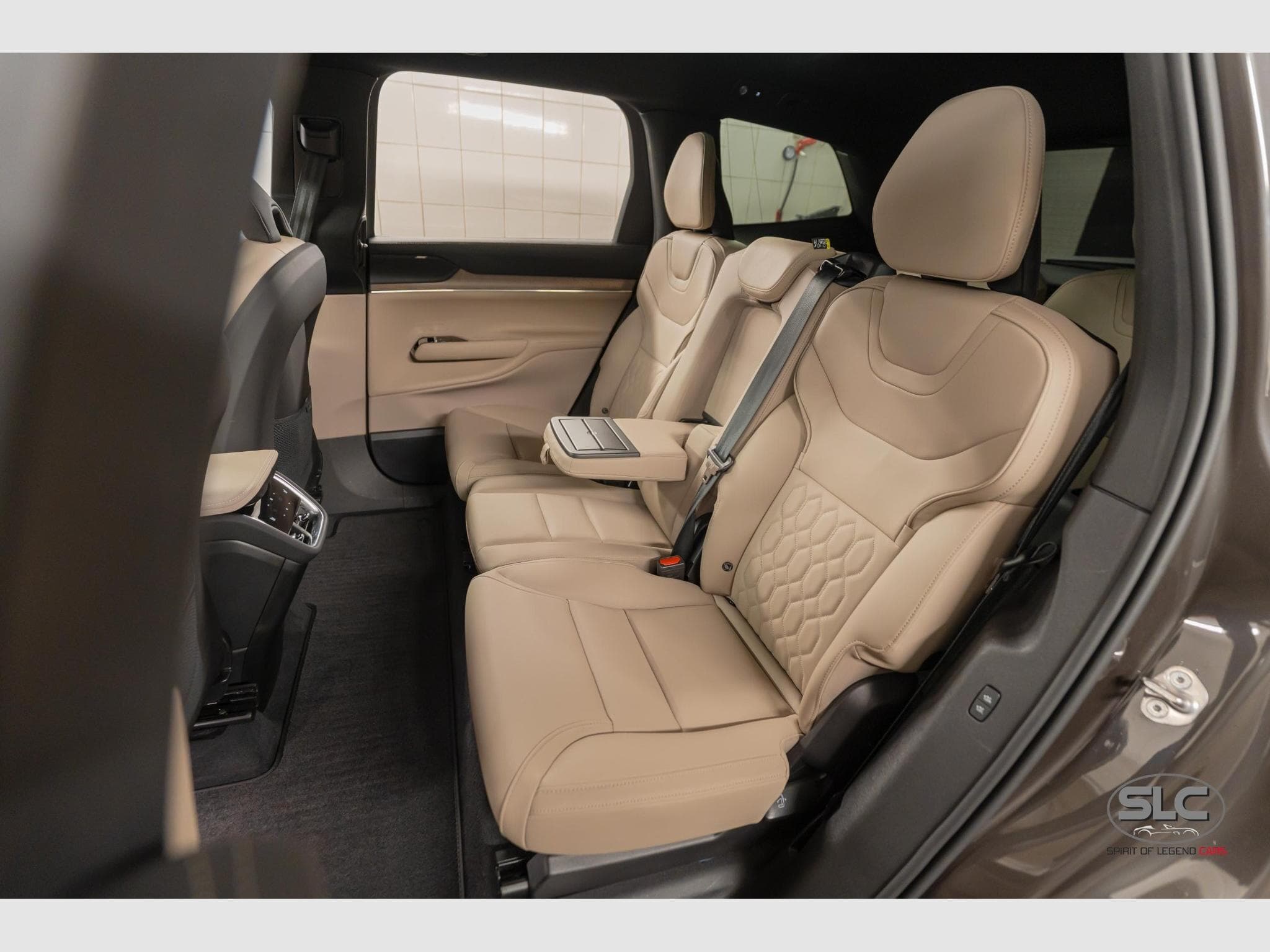 Volvo EX90 408 Hp Plus Pure Electric AWD 7 Seats (2025) - Photo 5