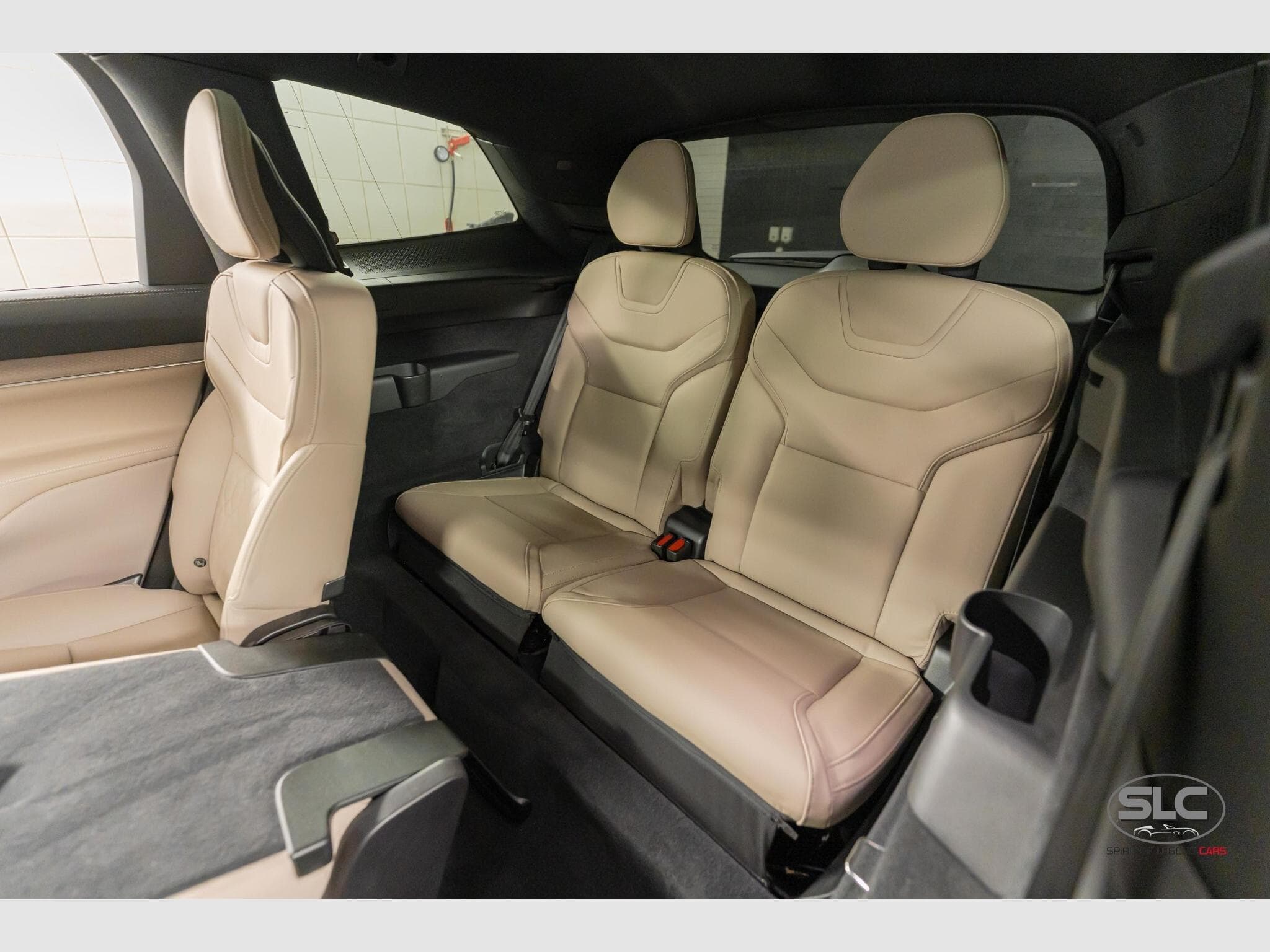 Volvo EX90 408 Hp Plus Pure Electric AWD 7 Seats (2025) - Photo 6