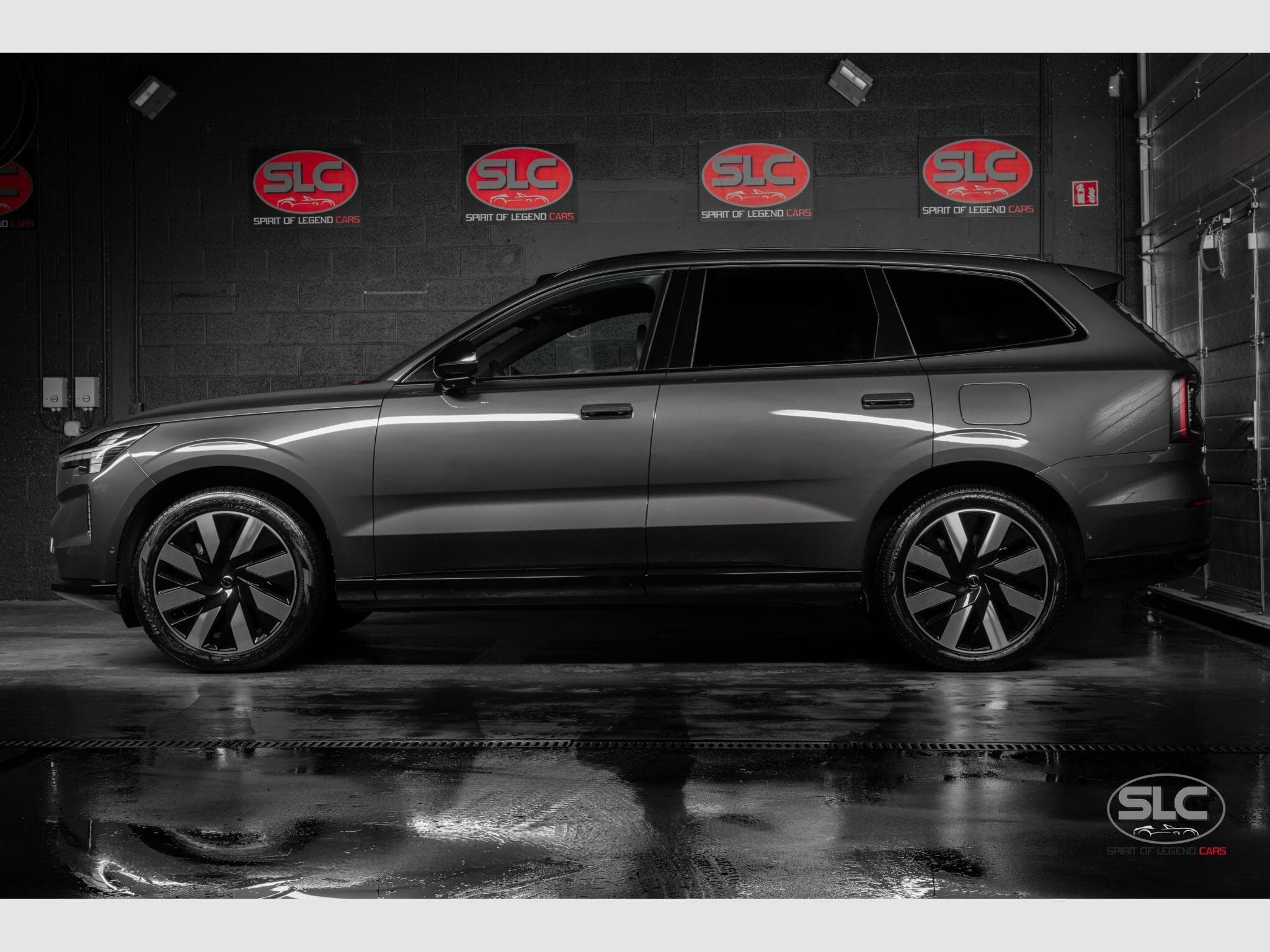 Volvo EX90 408 Hp Plus Pure Electric AWD 7 Seats (2025) - Photo 2