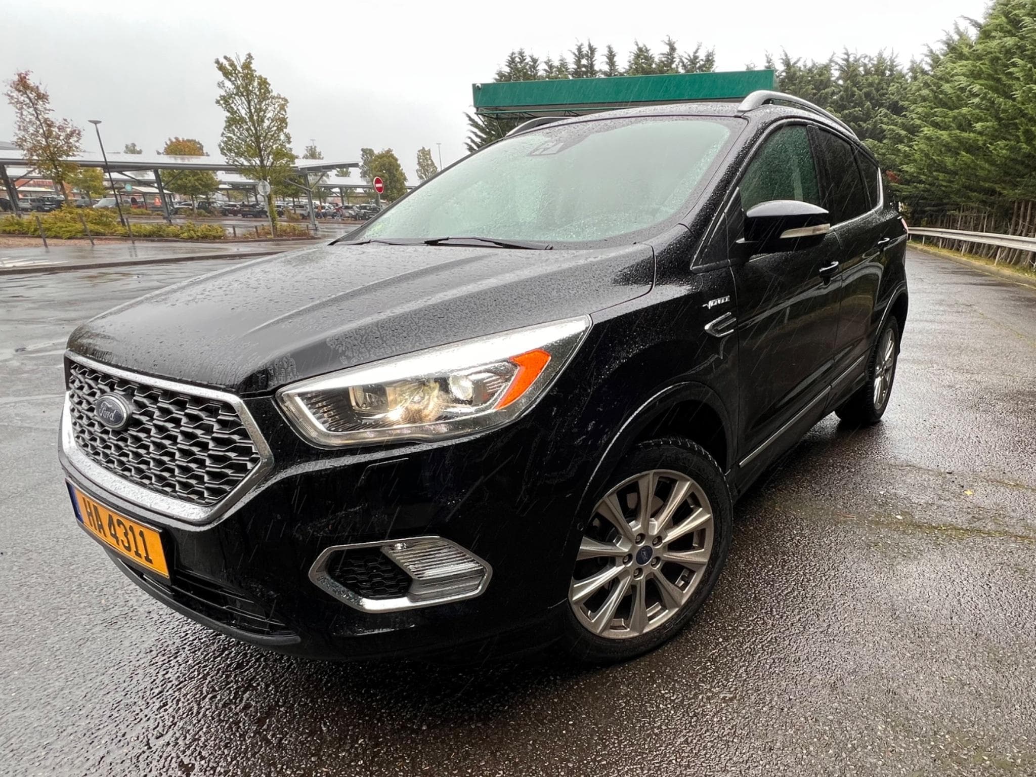 Ford Kuga Vignale (2017) - Photo 1