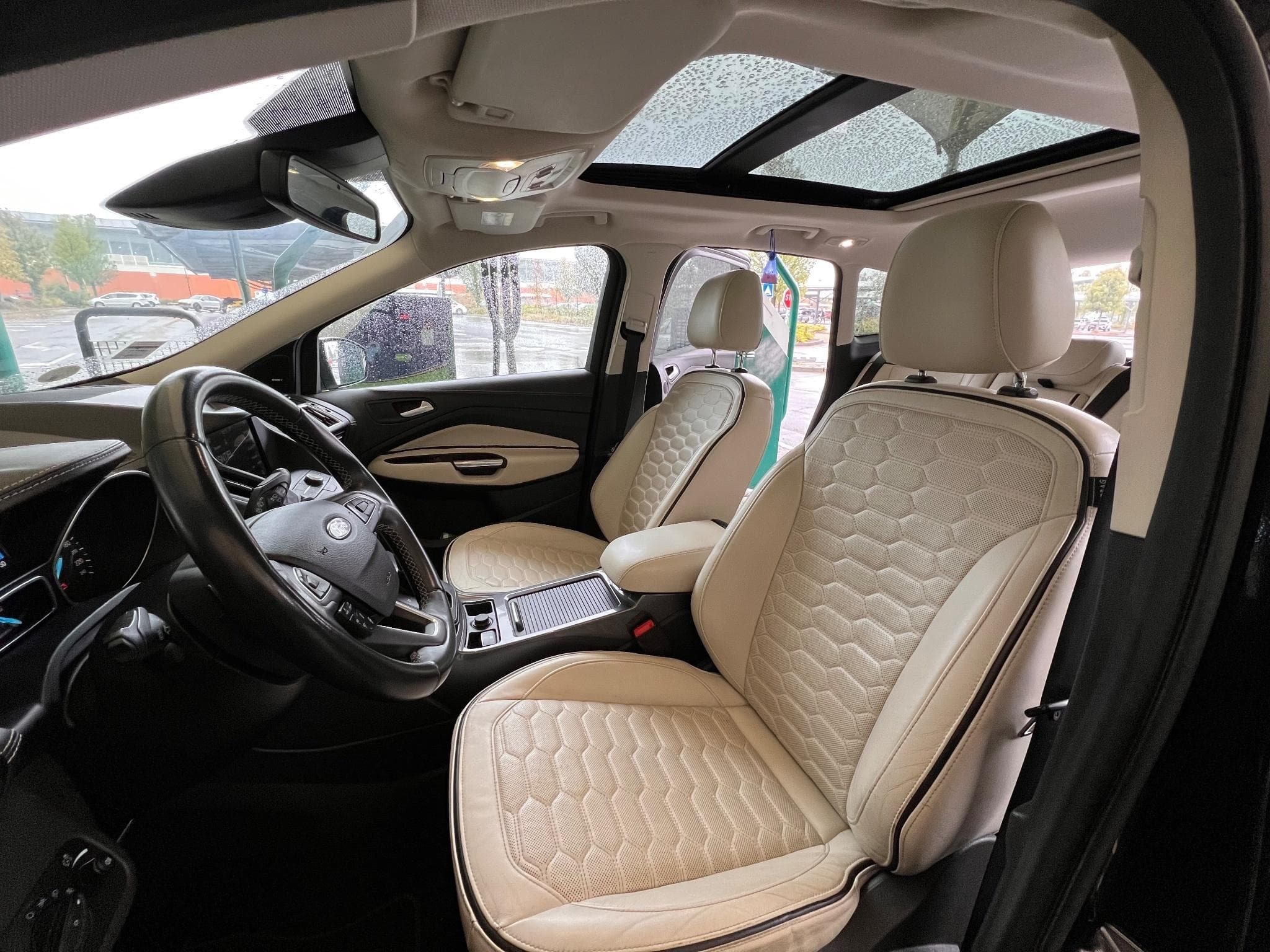 Ford Kuga Vignale (2017) - Photo 3