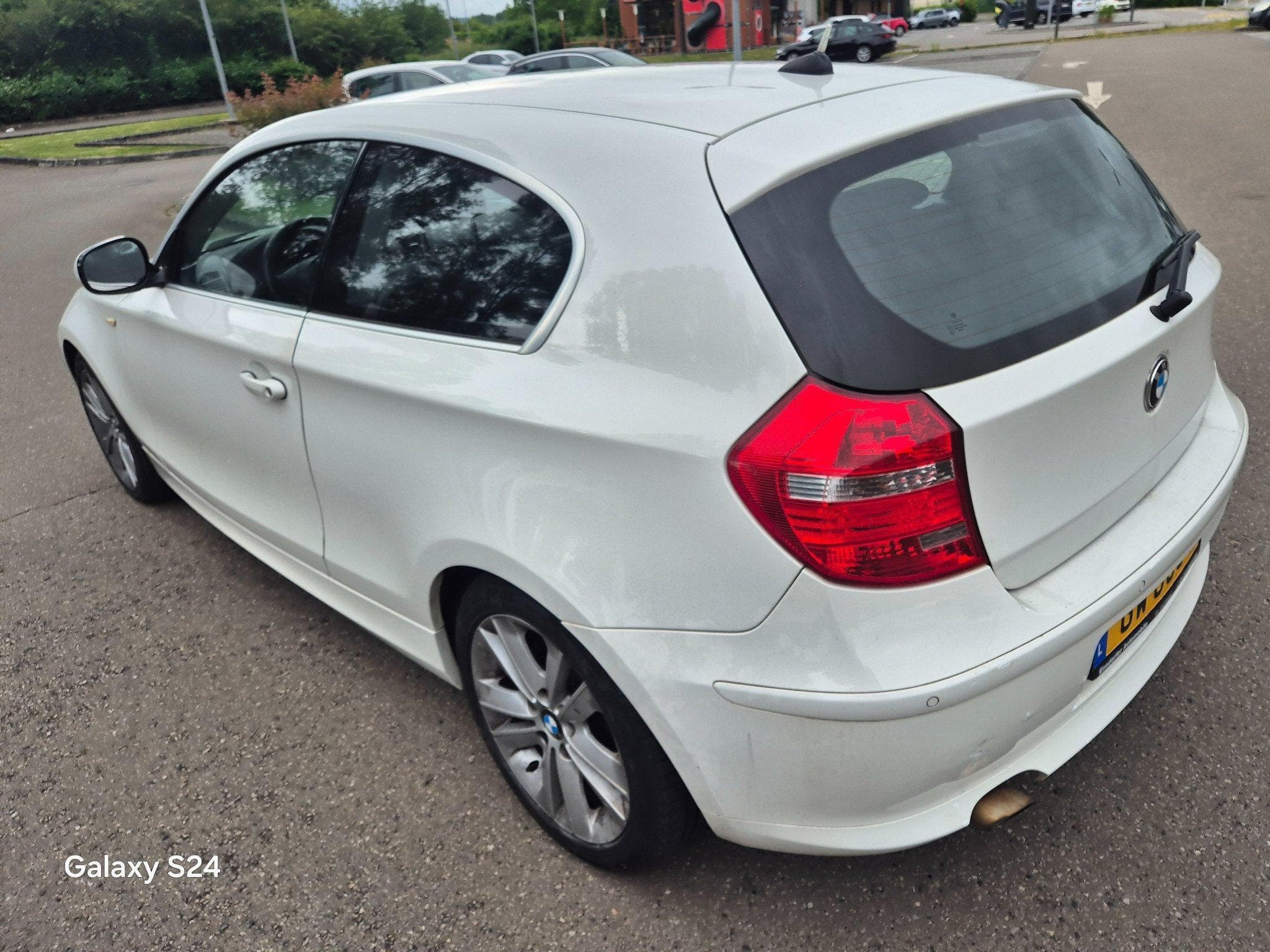 BMW 118 d (2011) - Photo 3