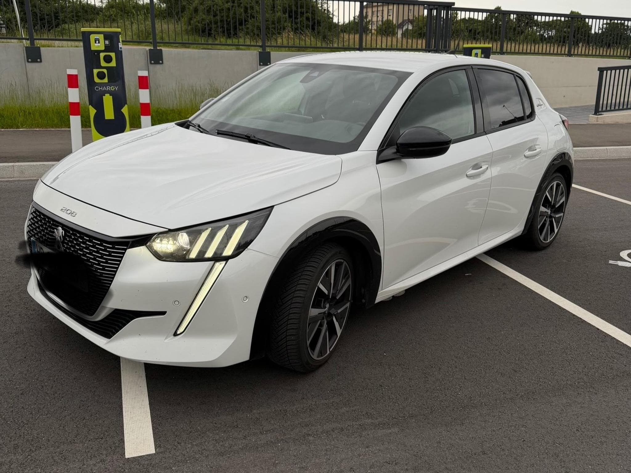Peugeot 208 GT LINE (2020) - Photo 2