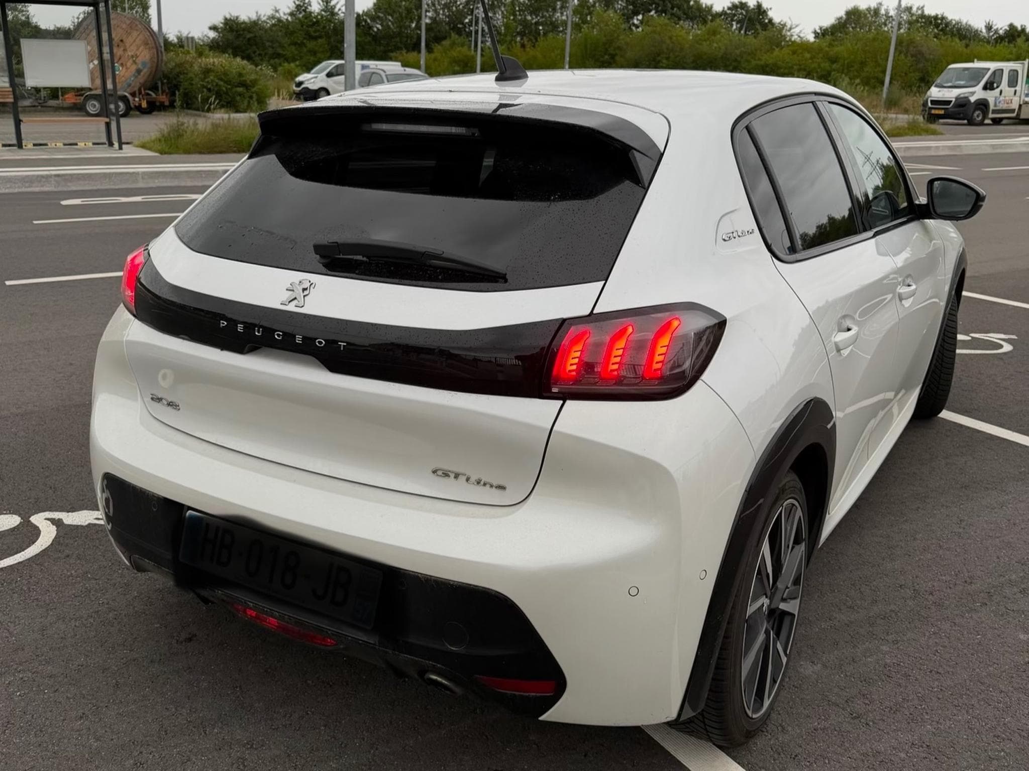Peugeot 208 GT LINE (2020) - Photo 3